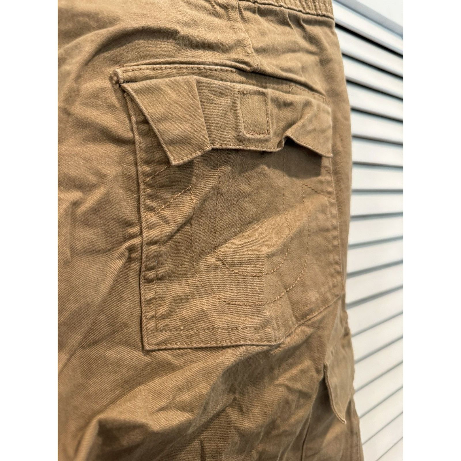 Designer × True Religion True Religion Khaki Tan Cargo Joggers Size Small (30) Size US 30 / EU 46 - 5 Thumbnail