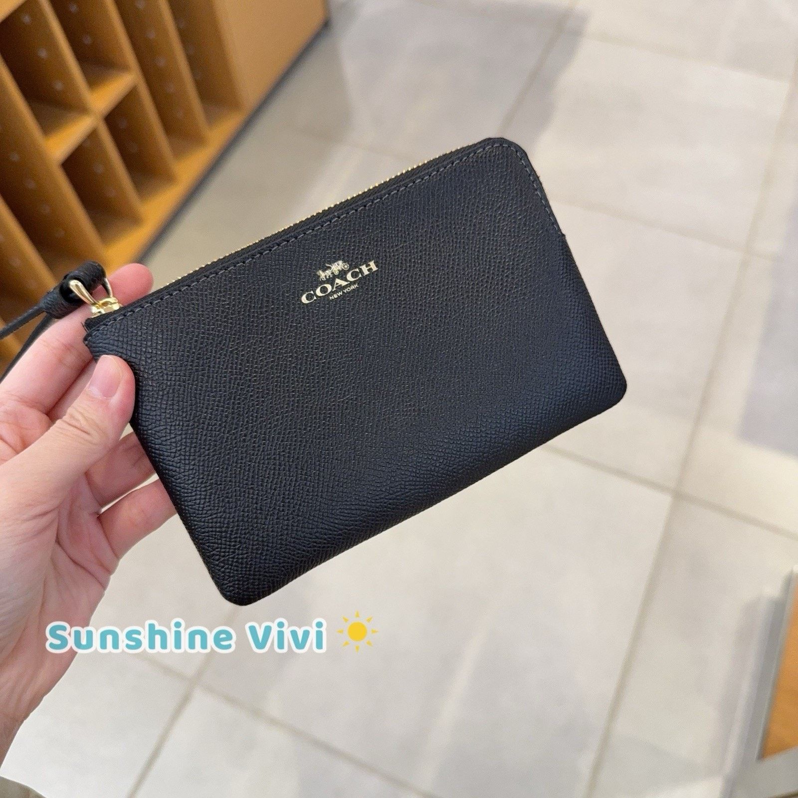 Coach NWT Coach Corner Zip Wristlet CV396 Leather BLACK Size ONE SIZE - 1 Thumbnail