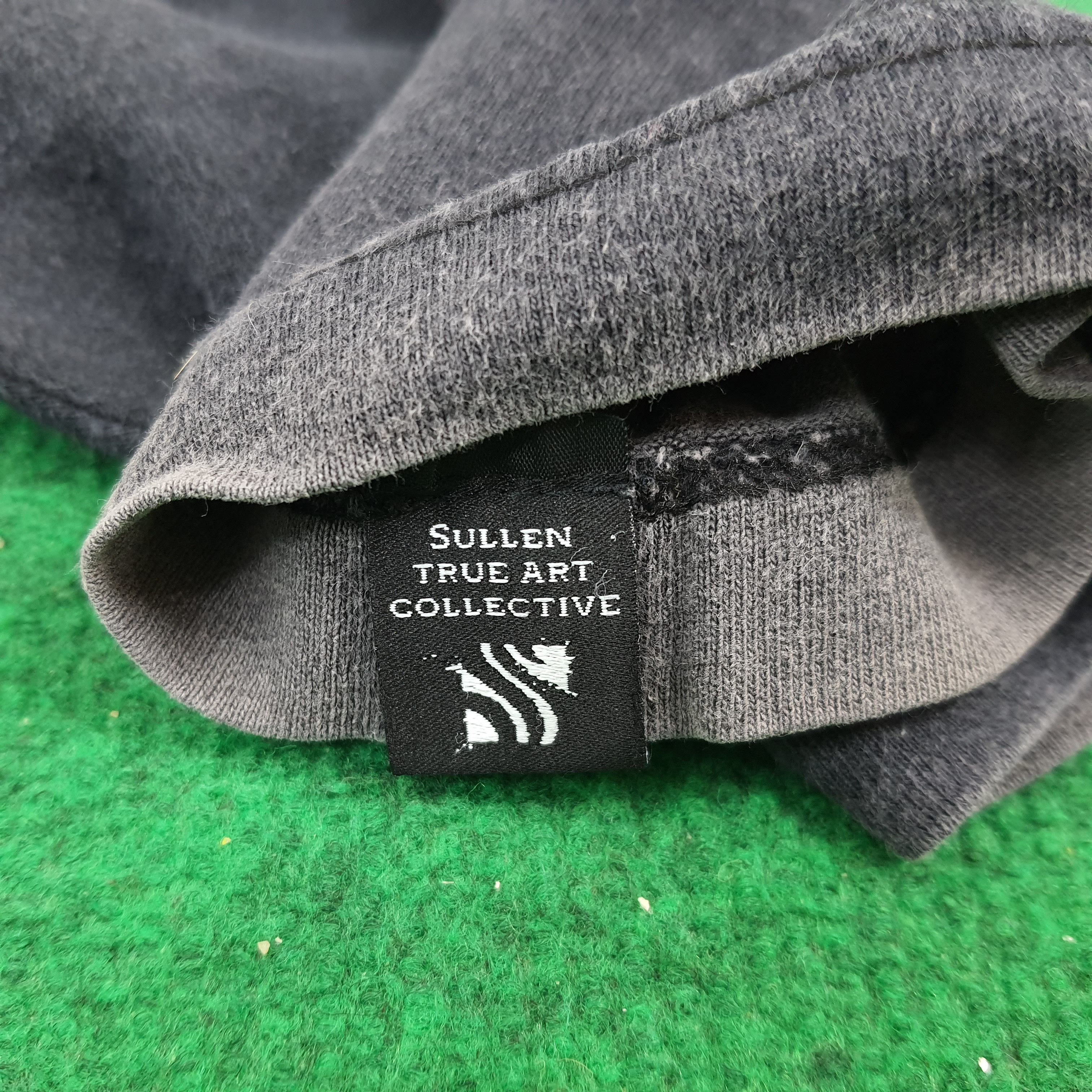 Vintage Vintage Sullen Naked Art American Fashion Style Tshirt Size US XL / EU 56 / 4 - 8 Thumbnail