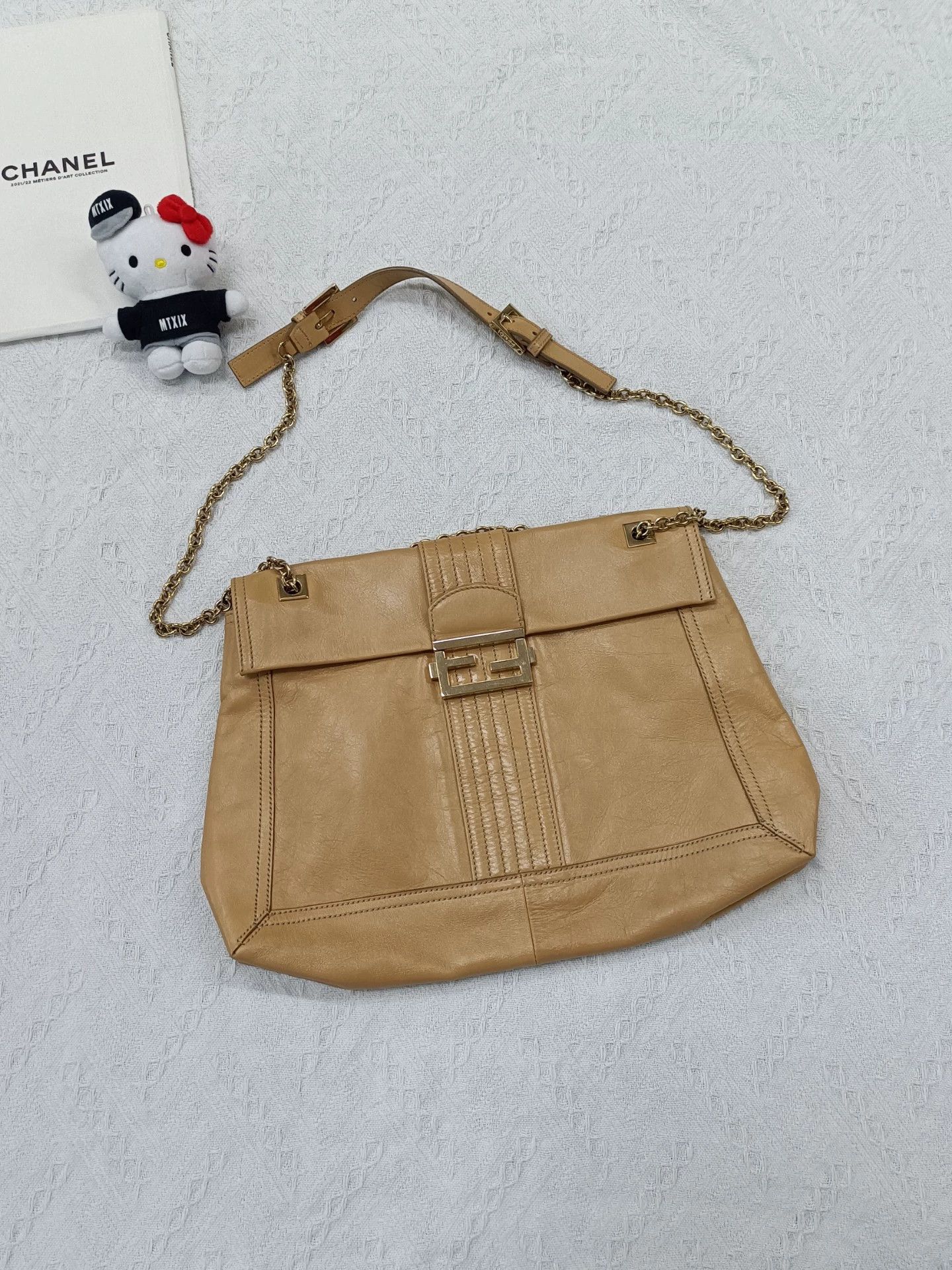 Fendi Fendi Gold-Tone Buckle Shoulder Bag 39x28, Light Wear Size ONE SIZE - 1 Thumbnail