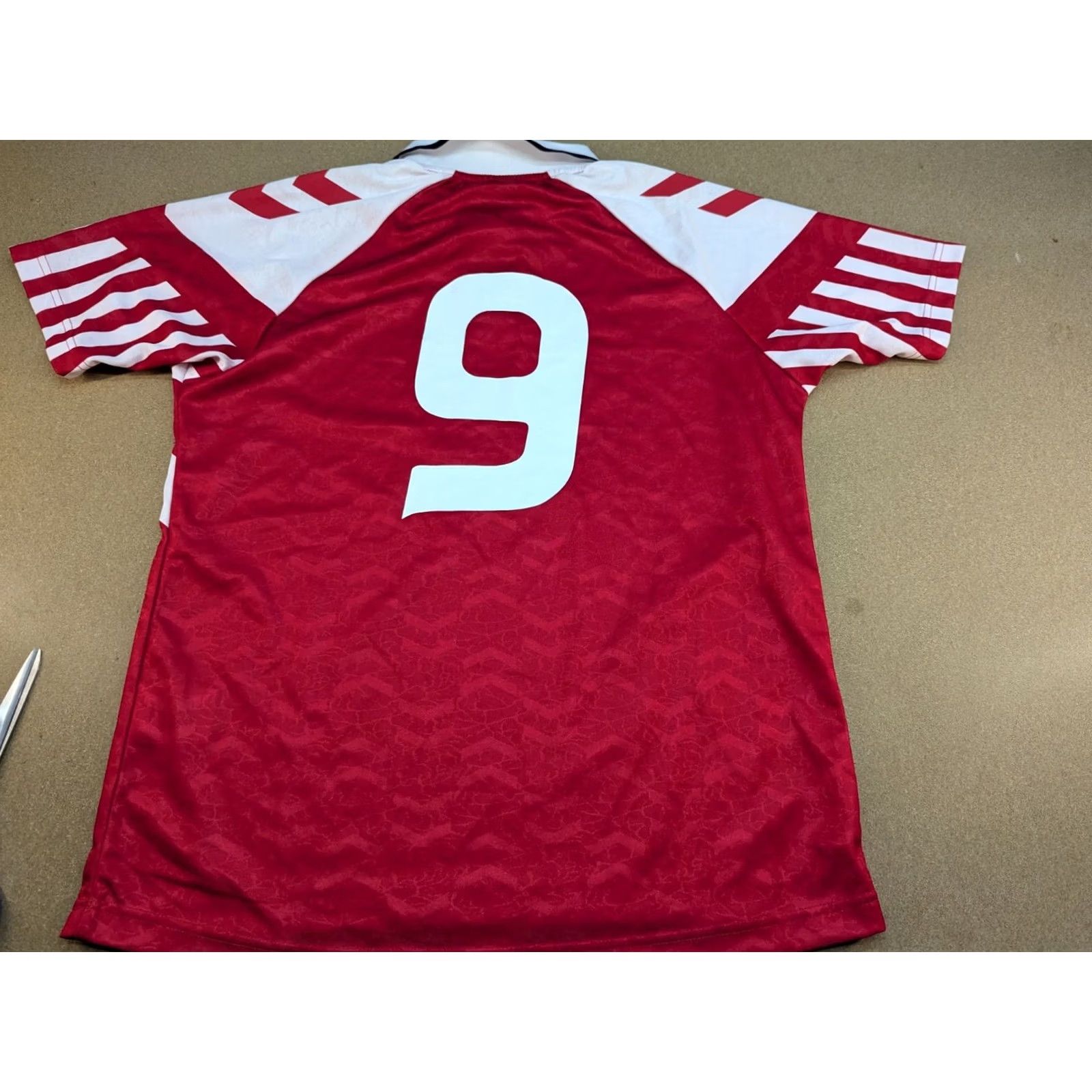 Hummel Hummel Denmark 1992 1994 Home #9 Povlsen Football Jersey Medium Red Short Sleeve Pullover T-Shirt Mens Athletic Jersey Vintage: No Size US M / EU 48-50 / 2 - 3 Thumbnail