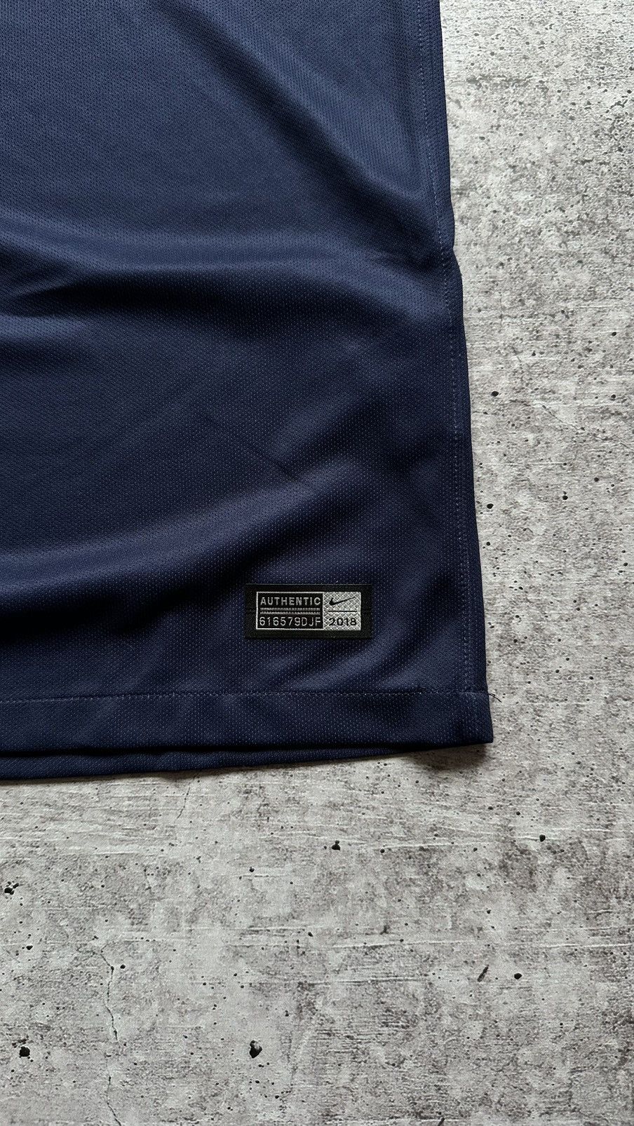 Nike 2018/19 Nike PSG Paris Saint-Germain Home Soccer Jersey Size US L / EU 52-54 / 3 - 6 Thumbnail