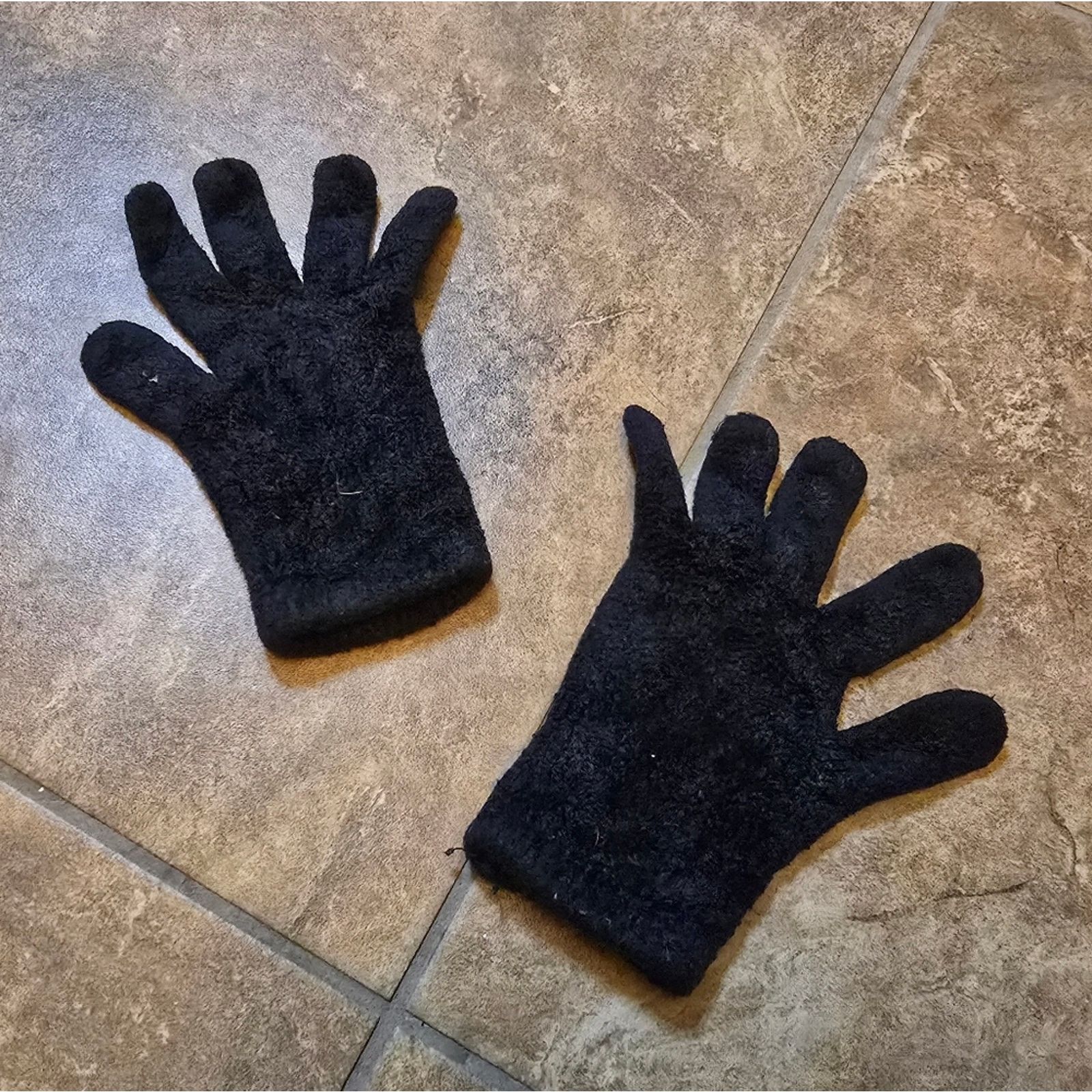 Other Black Fuzzy Winter Glove Size ONE SIZE - 2 Thumbnail