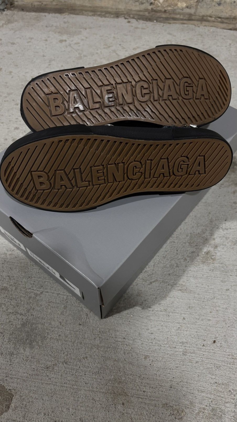 Balenciaga Balenciaga Distressed Pierced Paris Sneaker Size US 9 / EU 42 - 18 Thumbnail