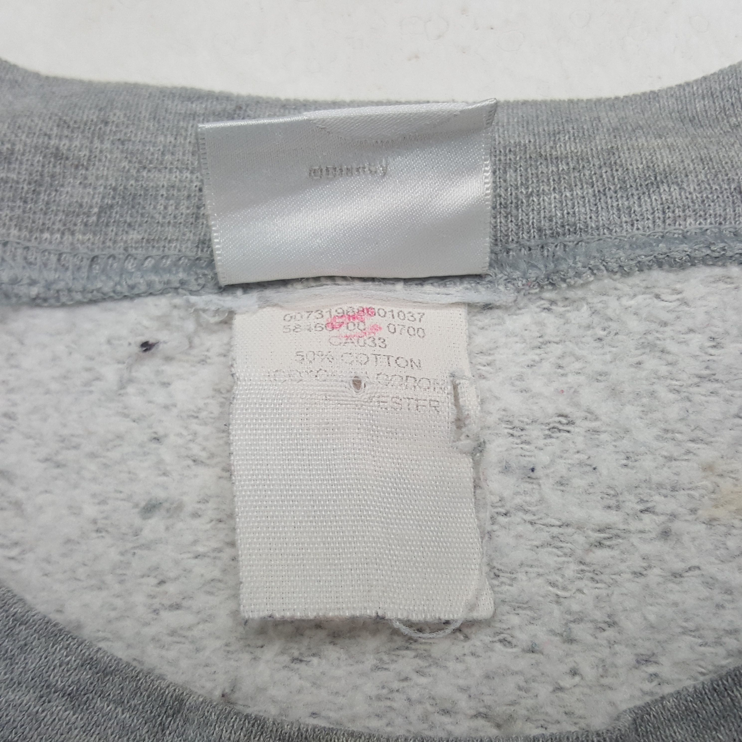 Disney Vintage Pooh Honey Of A Bear Sweatshirt Size US XXL / EU 58 / 5 - 5 Thumbnail