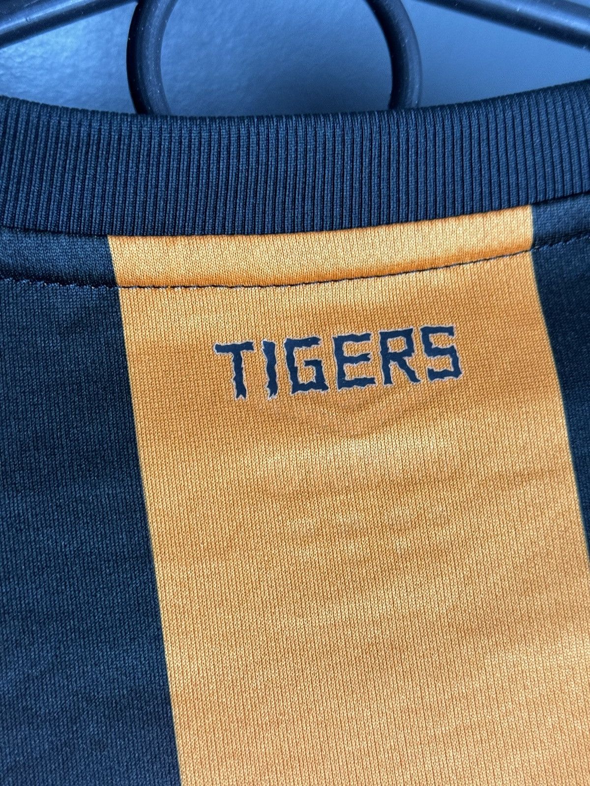 Umbro Hull City 17/18 Home Football Jersey Size US S / EU 44-46 / 1 - 4 Thumbnail