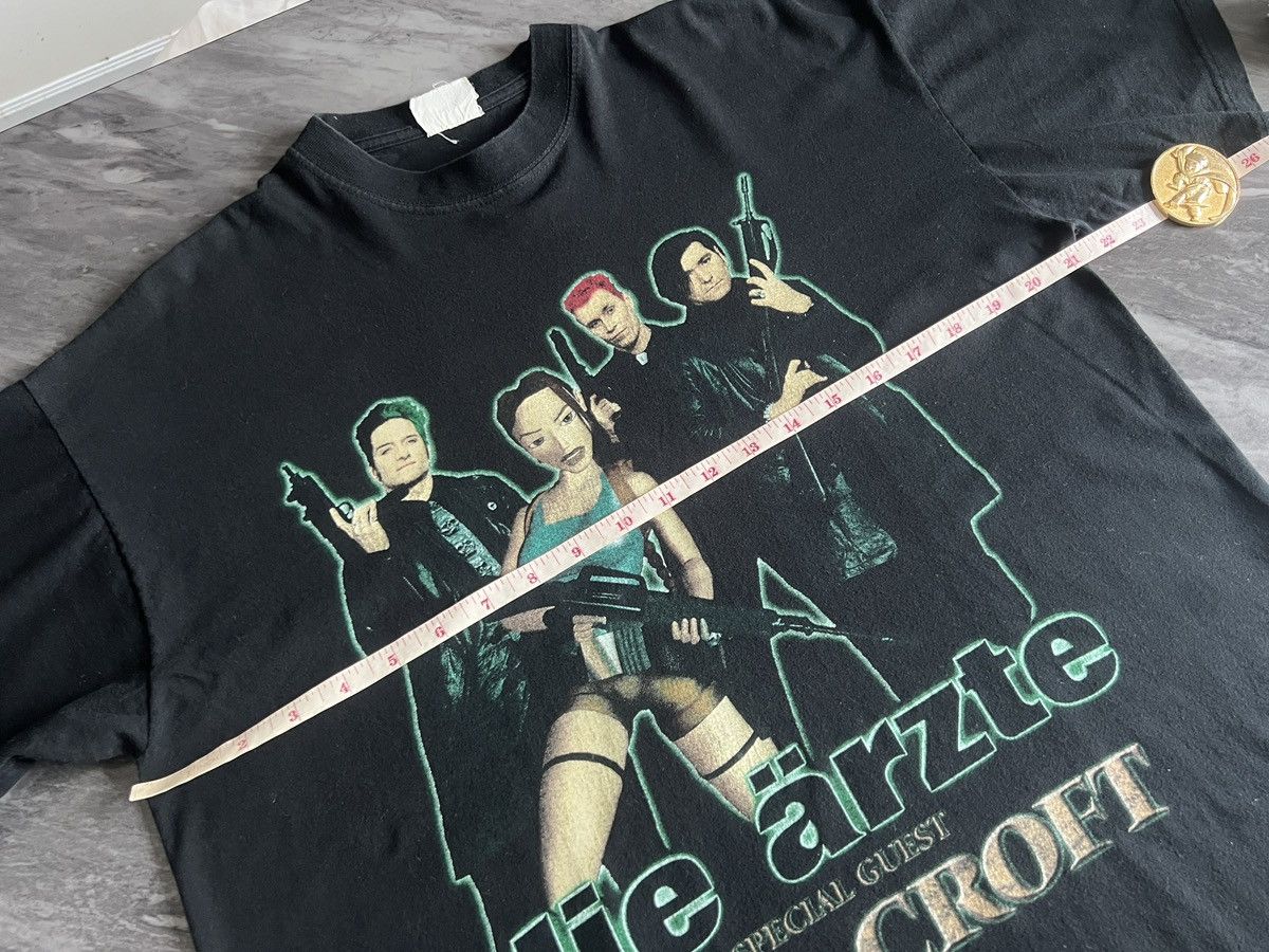 Band Tees Die Arzte : Special Guest Lara Croft Size US L / EU 52-54 / 3 - 7 Thumbnail