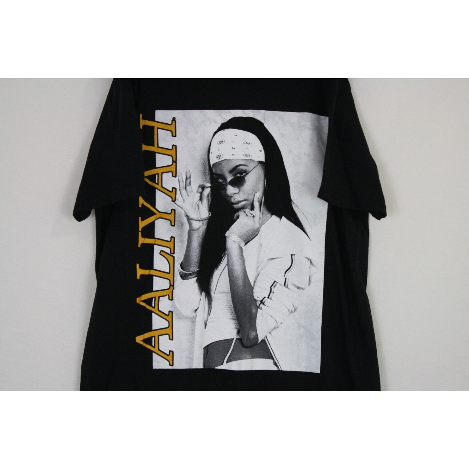 Rap Tees NEW Aaliyah Spell Out Portrait Rap Tee Black Shirt Size US M / EU 48-50 / 2 - 2 Thumbnail