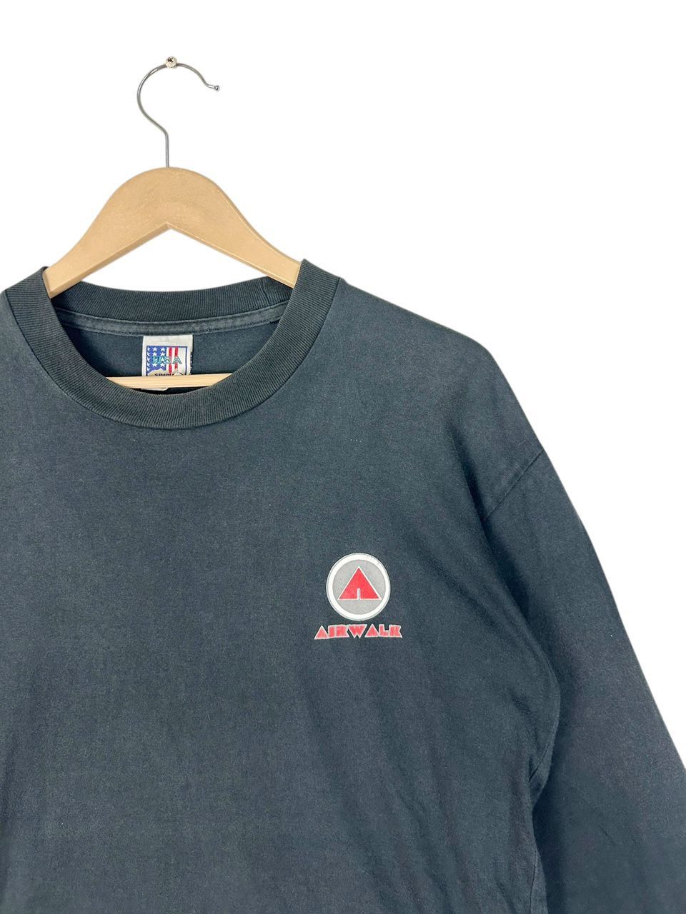 Airwalk Vintage 90s Airwalk Long Sleeve Graphic T-Shirt Size US M / EU 48-50 / 2 - 3 Thumbnail