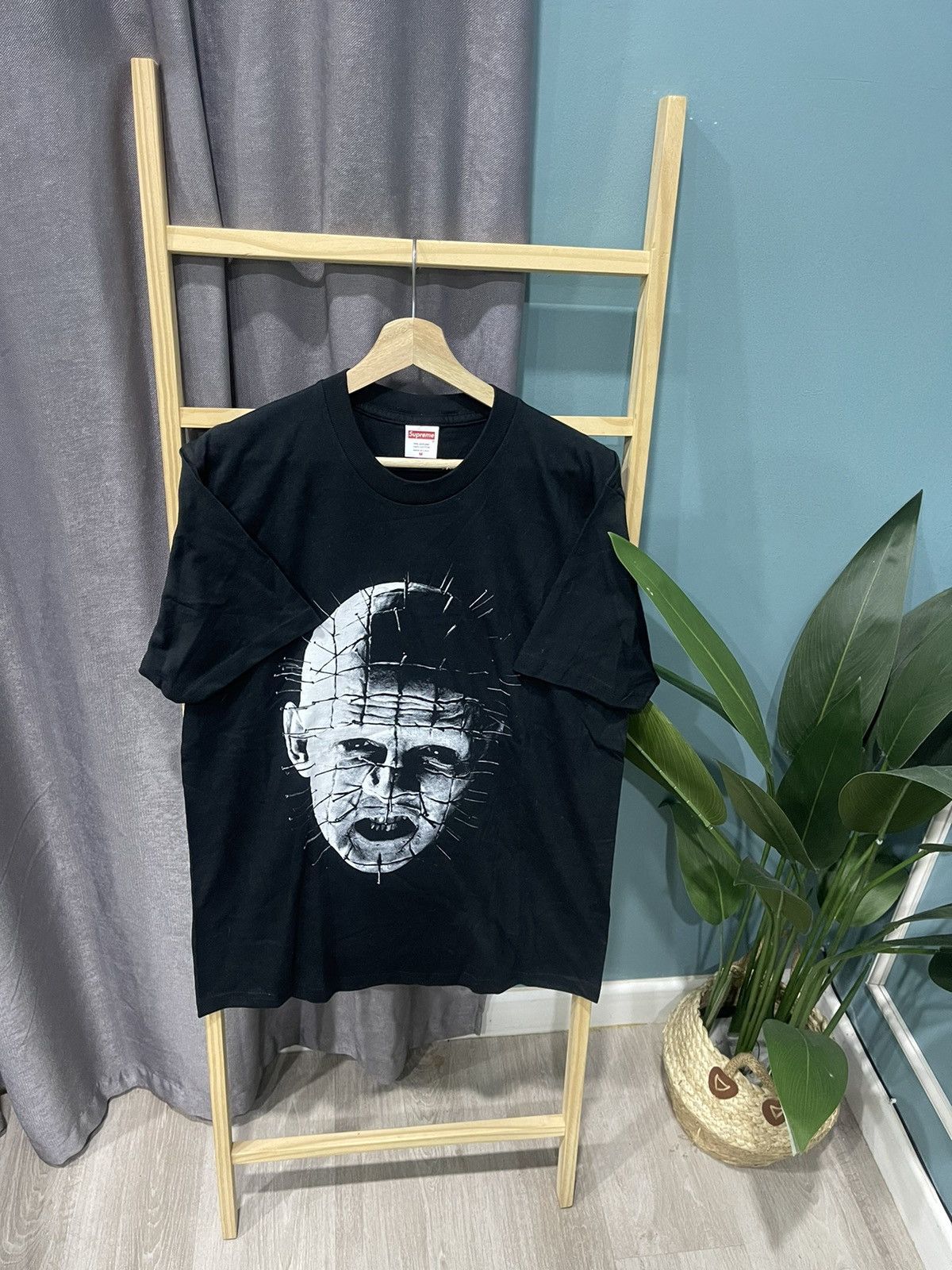 SS18 Supreme Hellraiser Hell on Earth black Tee Tops