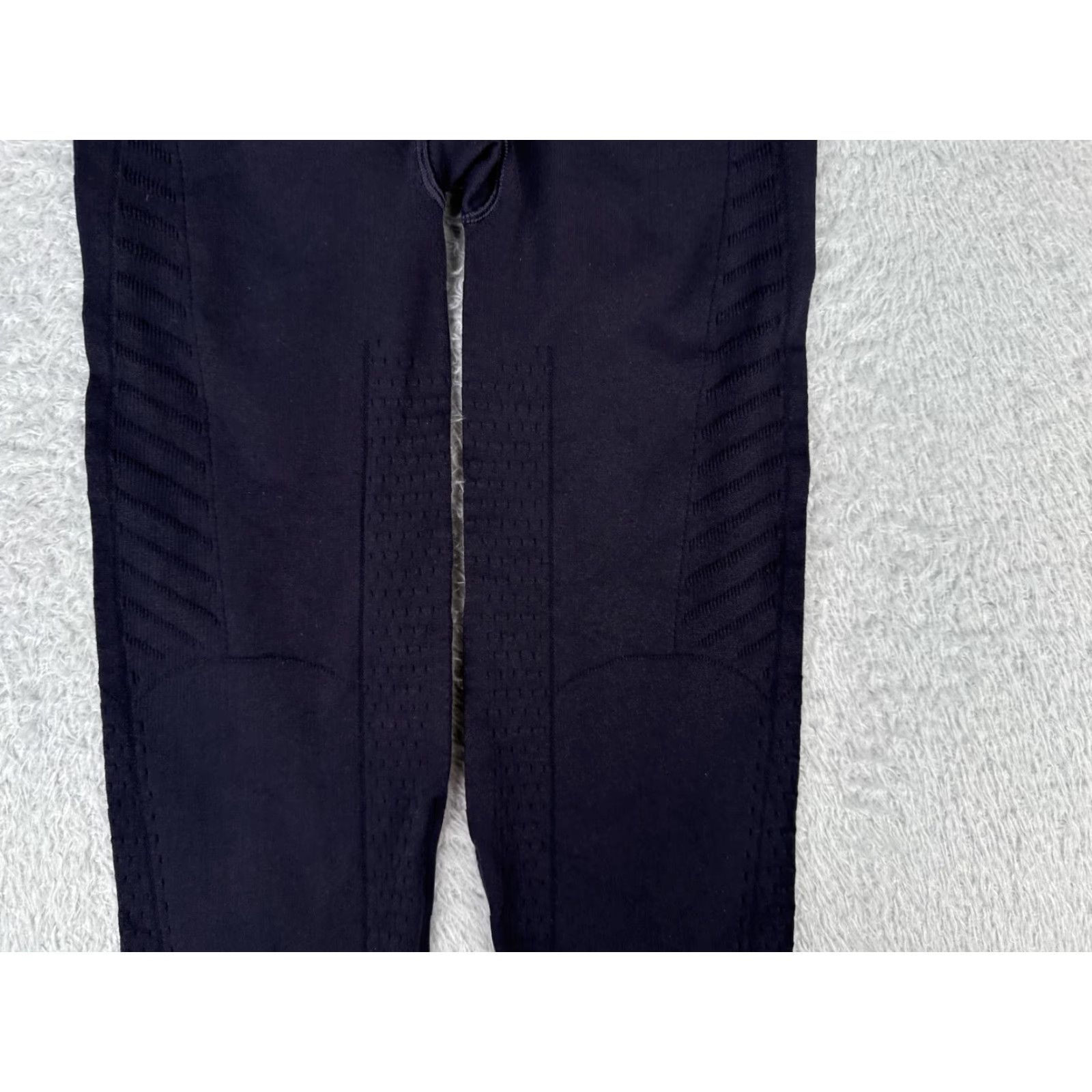 Lululemon Lululemon Leggings Womens 2 Blue Athletica Cropped 20" Inseam Yoga Cross Training Comfort Waist Size 26" / US 2 / IT 38 - 3 Thumbnail