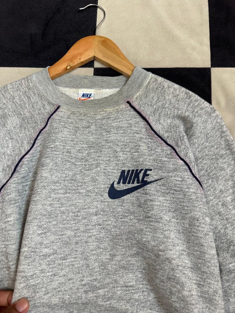 VINTAGE 80's NIKE SWEATSHIRT