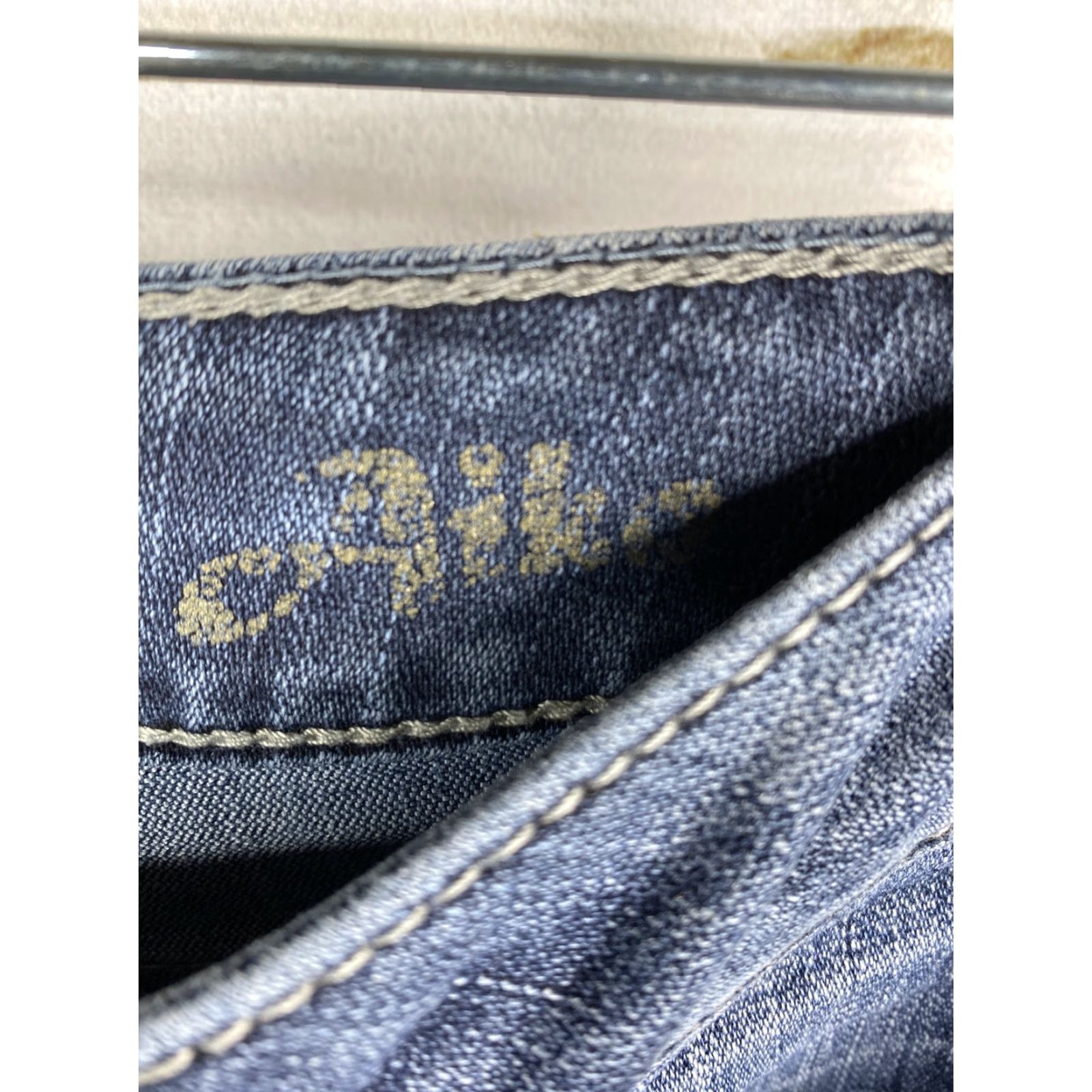 Silver Jeans Co. Silver Jeans Distressed Stretch Denim Aiko Bootcut Jeans Medium Wash Blue 30 Regular Women) Size 30" / US 8 / IT 44 - 4 Thumbnail
