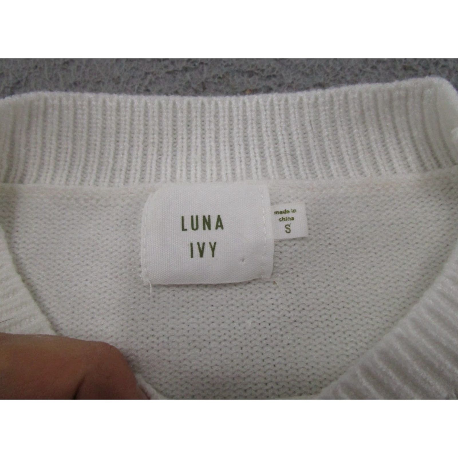 Vintage Anthropology Luna Ivy White Sweater Women Size S Round Neck Long Sleeve 3D Bows Knit Pullover Bohemian Classic Princess Indoor Casual Nightwear? Size S / US 4 / IT 40 - 2 Thumbnail