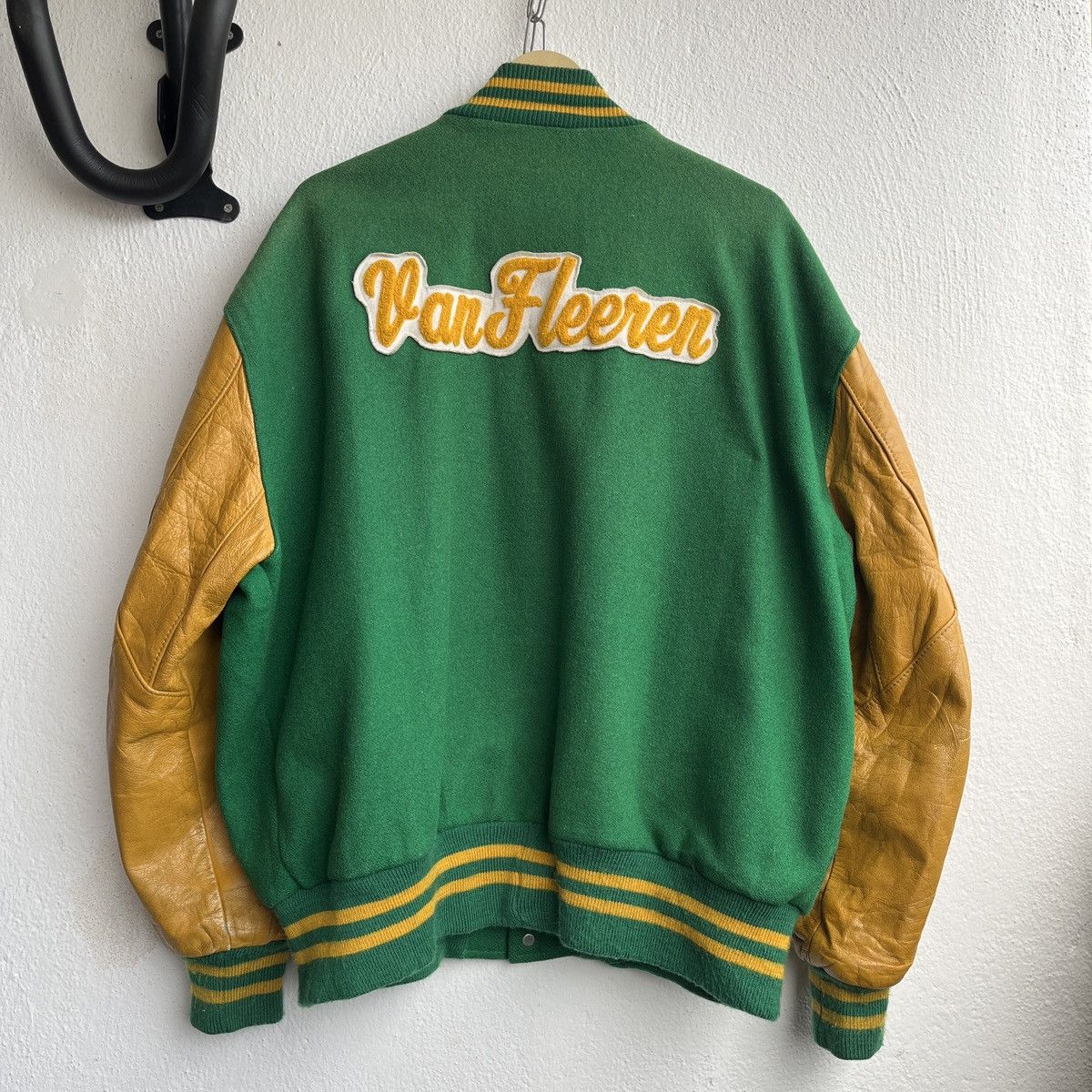Delong VINTAGE DELONG DISTRESSED VARSITY LEATHER JACKET VAN FLEEREN Size US XXL / EU 58 / 5 - 3 Thumbnail
