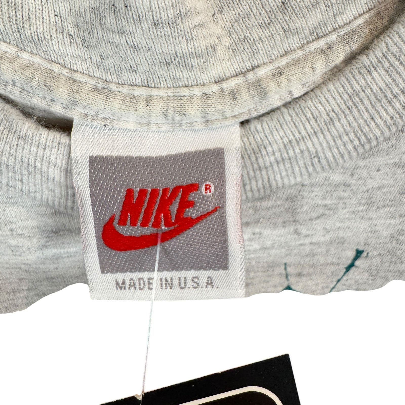 Nike Vintage Nike Air Logo Tee Large Size US L / EU 52-54 / 3 - 7 Thumbnail