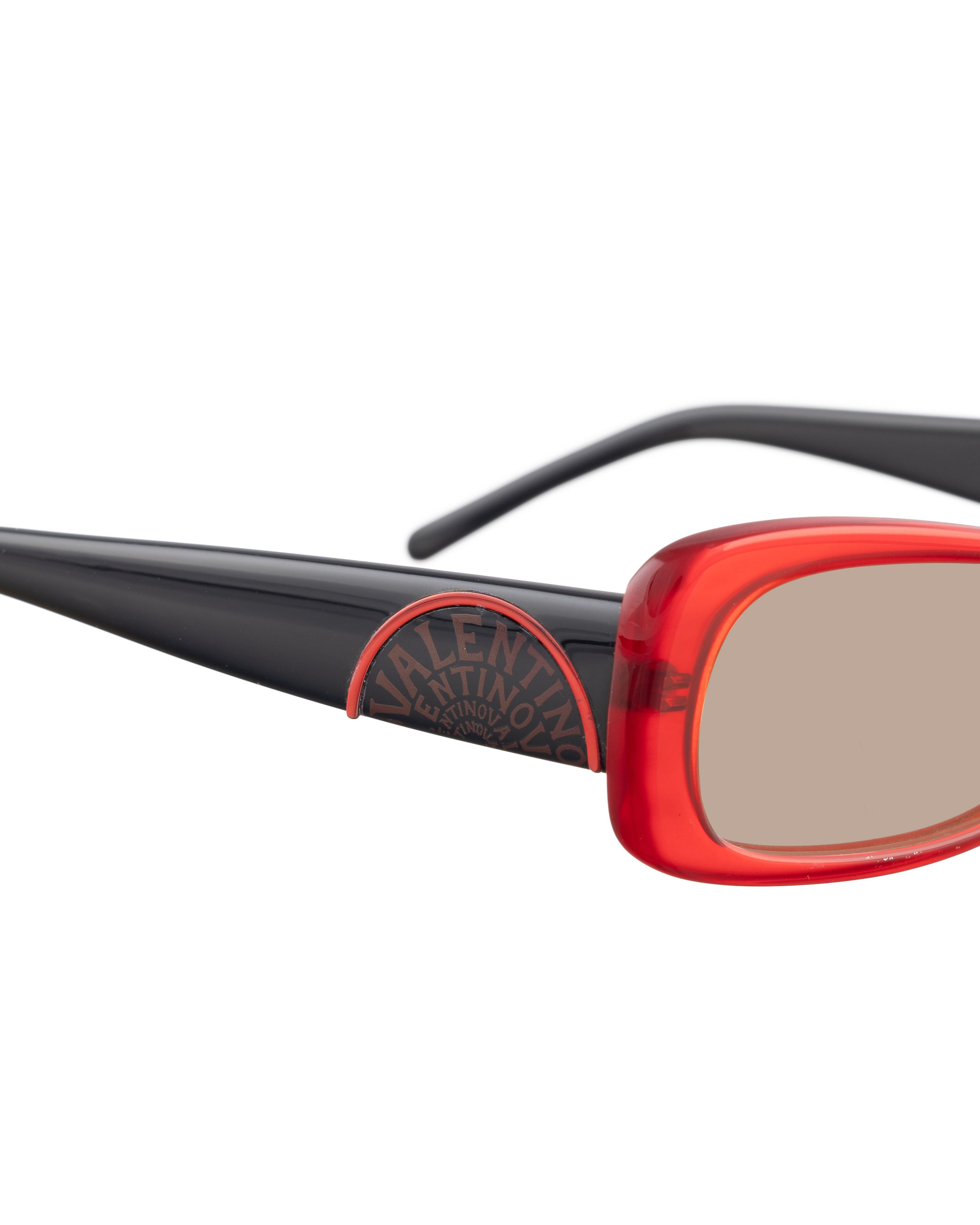 Valentino Valentino 00s Red & Black Cat Eye Sunglasses Size ONE SIZE - 3 Thumbnail