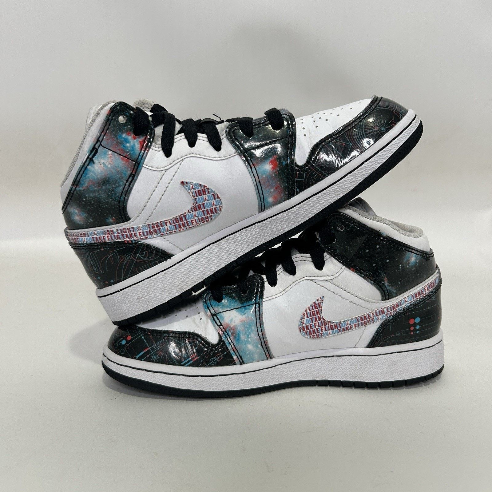 Nike Nike Air Jordan 1 Mid Retro SE GS “Take Flight” Size US 5.5 / IT 35.5 - 2 Thumbnail