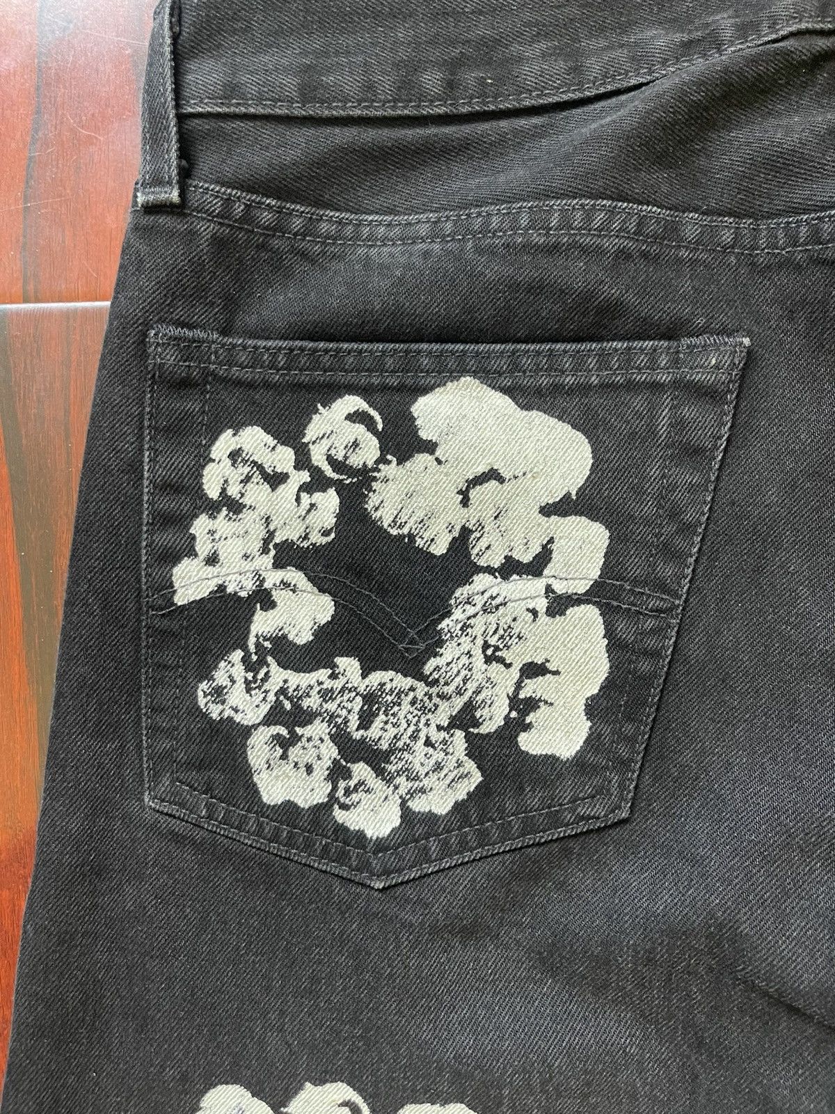 DENIM TEARS × Levi's Levi’s x DENIM TEARS 501 Black Denim Jeans 34W x 34L Size US 34 / EU 50 - 6 Thumbnail