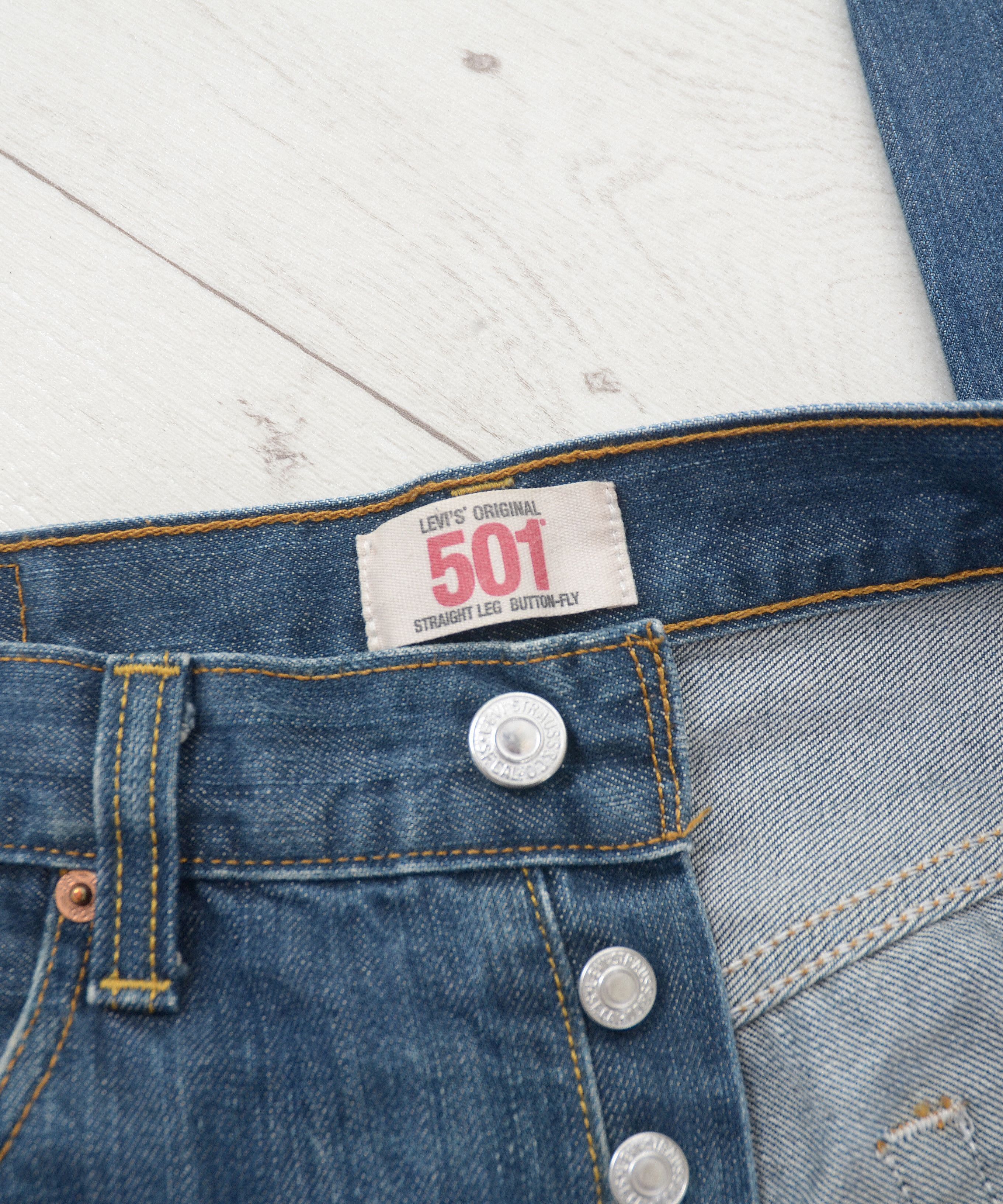 Levi's × Levi's Vintage Clothing × Vintage Levi's 501 Vintage Light Wash Faded Denim Jeans w32 l32 Size US 32 / EU 48 - 11 Thumbnail