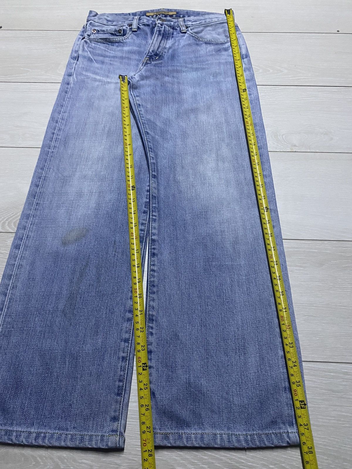 Uniqlo Vintage Uniqlo S003 Light Wash Distressed Jeans Size US 29 - 12 Thumbnail