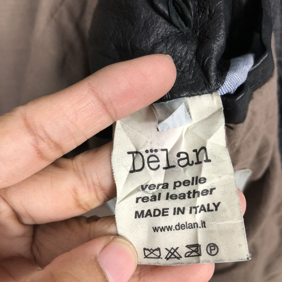 Vera Pelle 🔥CROPPED LEATHER JACKET BIKER ASYMMETRICAL DELAN ITALY Size US M / EU 48-50 / 2 - 24 Thumbnail