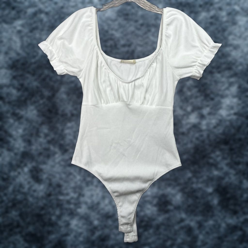 Vintage Altar'd State Bodysuit White Womens S Short Puff Sleeve Ruffle Ribbed Knit Cute Size S / US 4 / IT 40 - 1 Thumbnail