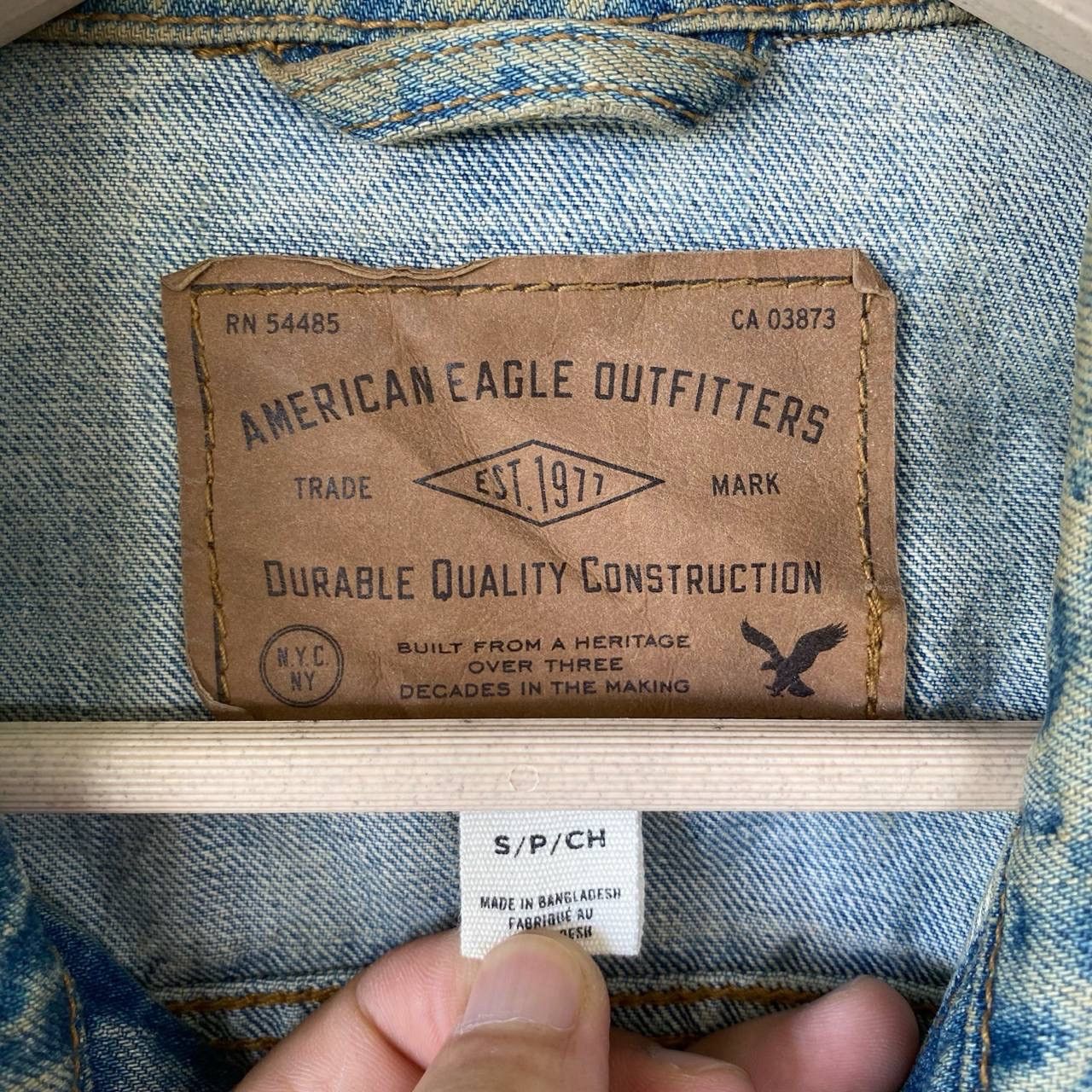 American Eagle Outfitters Vtg Type 3 Light Washed Distressed Denim Jacket Size US M / EU 48-50 / 2 - 6 Thumbnail
