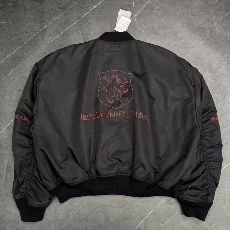 Balenciaga Balenciaga Manchester United Lion Head Embroidered Flight Size US XS / EU 42 / 0 - 4 Thumbnail