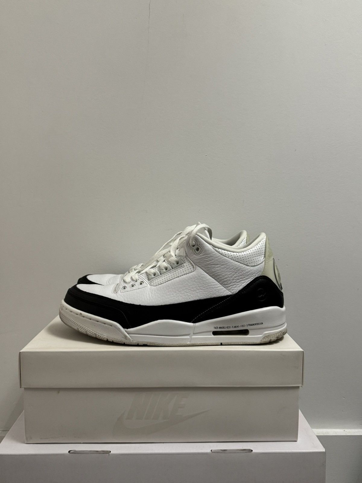 Fragment Design × Nike Air Jordan 3 Retro SP Size US 11 / EU 44 - 2 Thumbnail