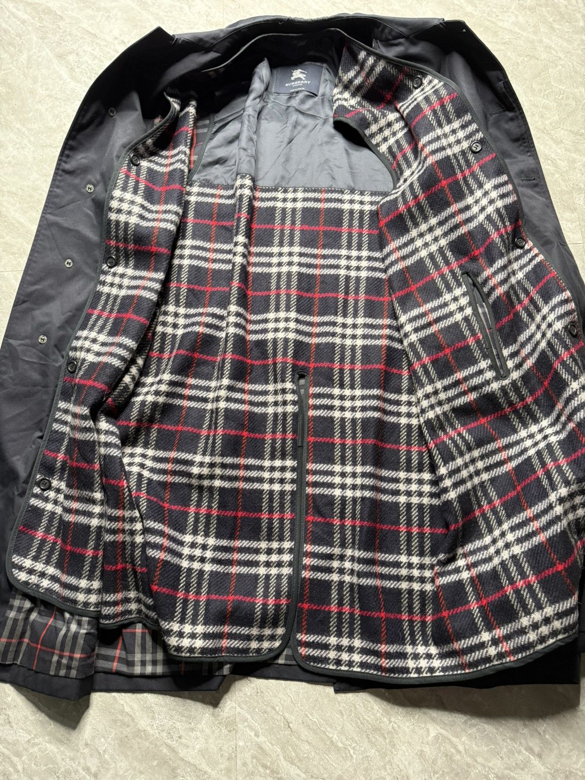 Burberry Vintage Burberry Detachable Wool Plaid Lining Trench Coat Size US L / EU 52-54 / 3 - 5 Thumbnail