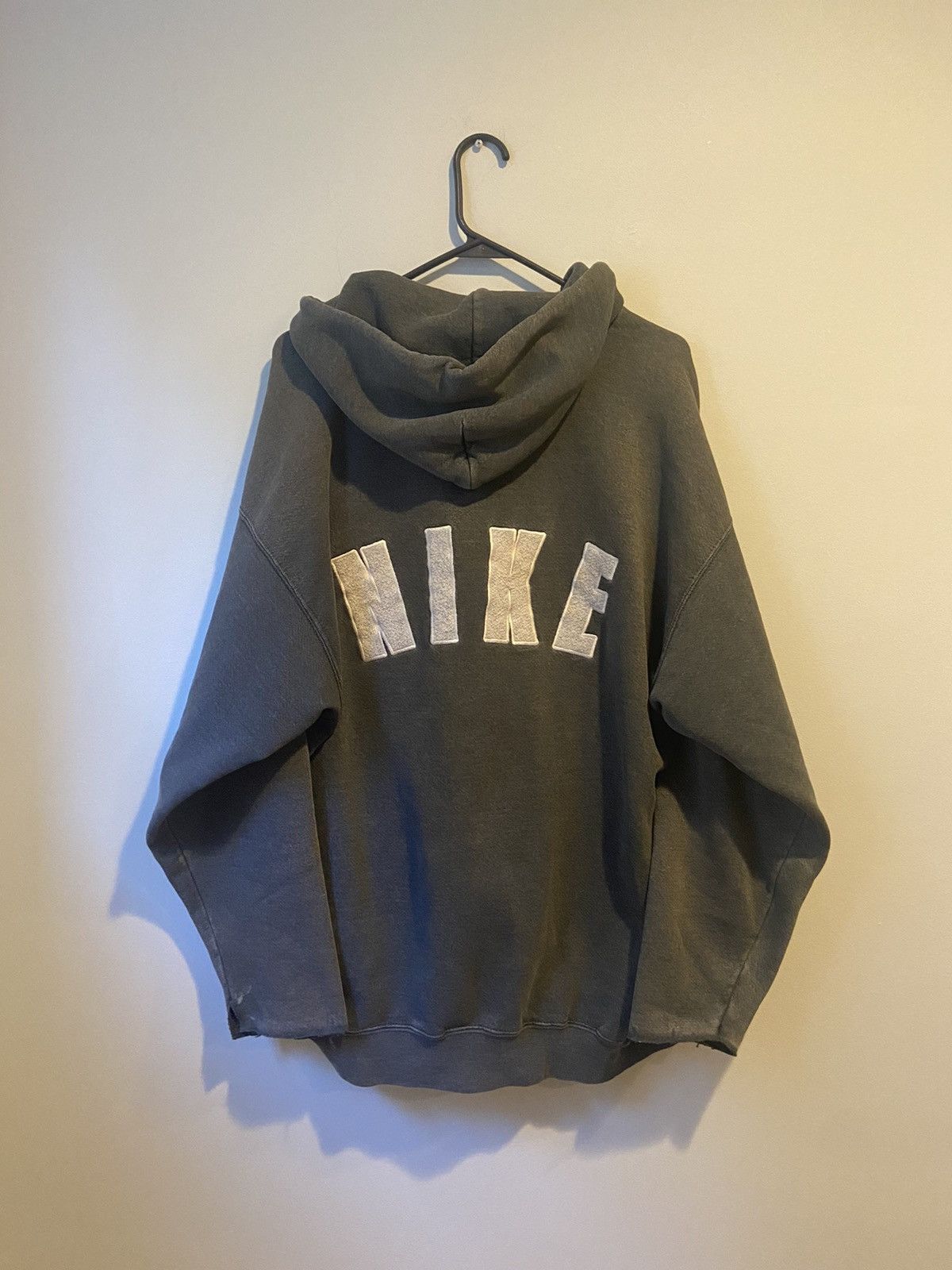 Vintage Vintage THRASHED Nike Center Swoosh Charcoal Grey Size US L / EU 52-54 / 3 - 2 Thumbnail