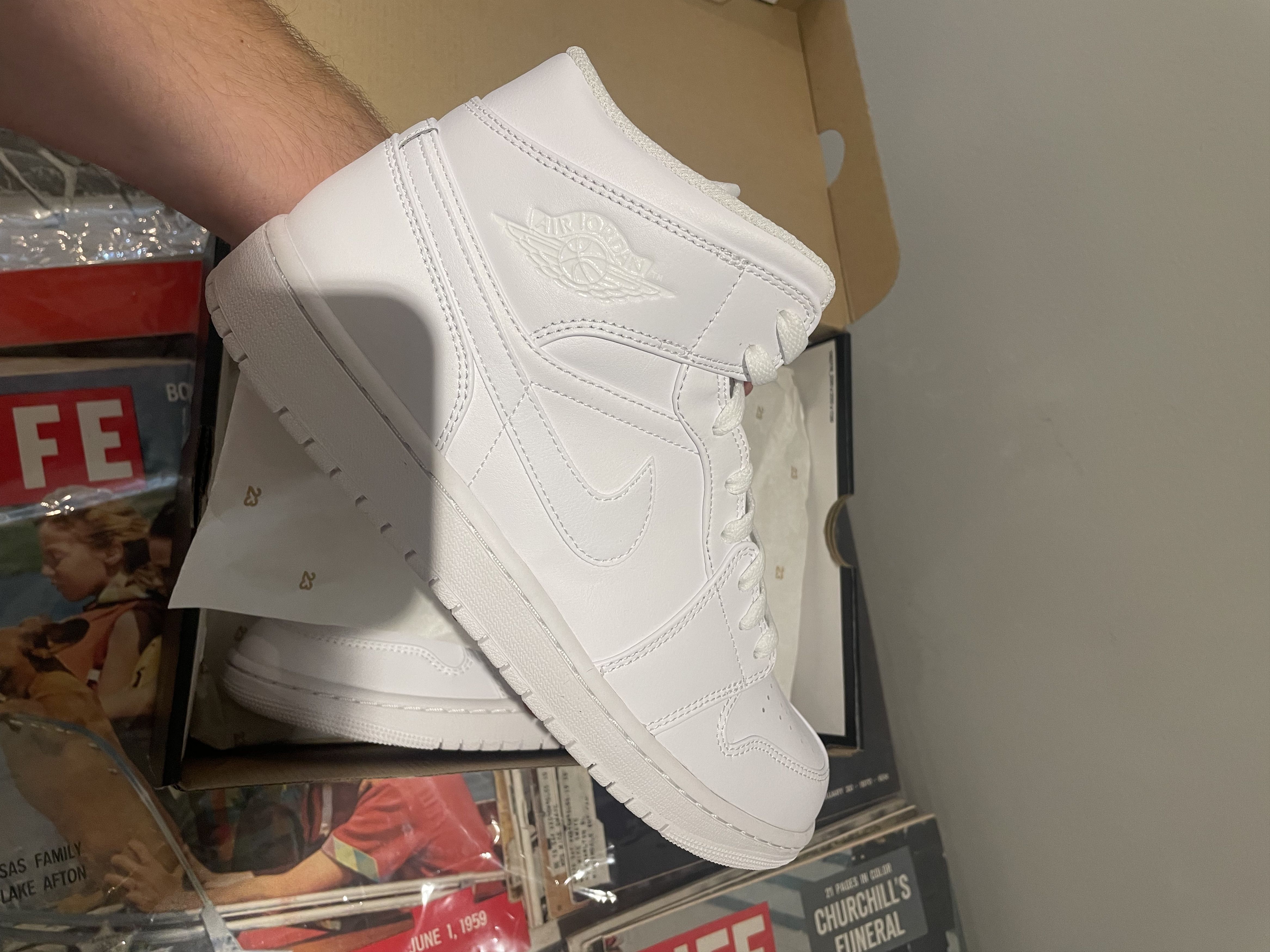 Jordan Brand Air Jordan 1 Mid White Size US 10.5 / EU 43-44 - 3 Thumbnail