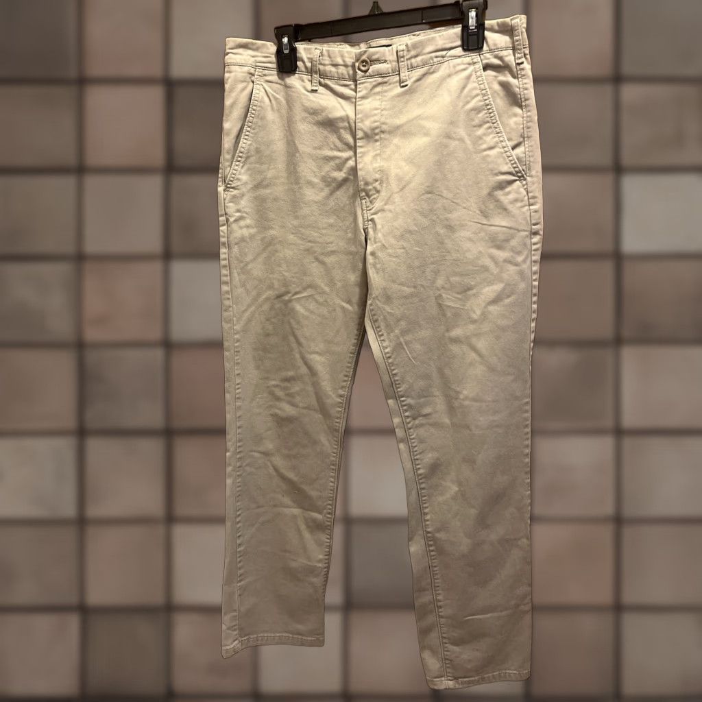 Levi's VINTAGE Levi's Men's Khaki Canvas Jeans 34X30 Straight Leg 90s Preppy Office Work Size US 34 / EU 50 - 1 Thumbnail
