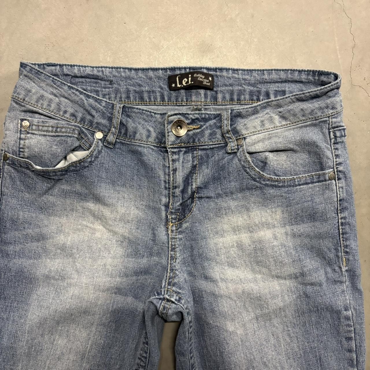 Vintage Crazy Vintage Y2K/2000s Flared Medium Blue Wash Denim Jeans! Size US 30 / EU 46 - 2 Thumbnail