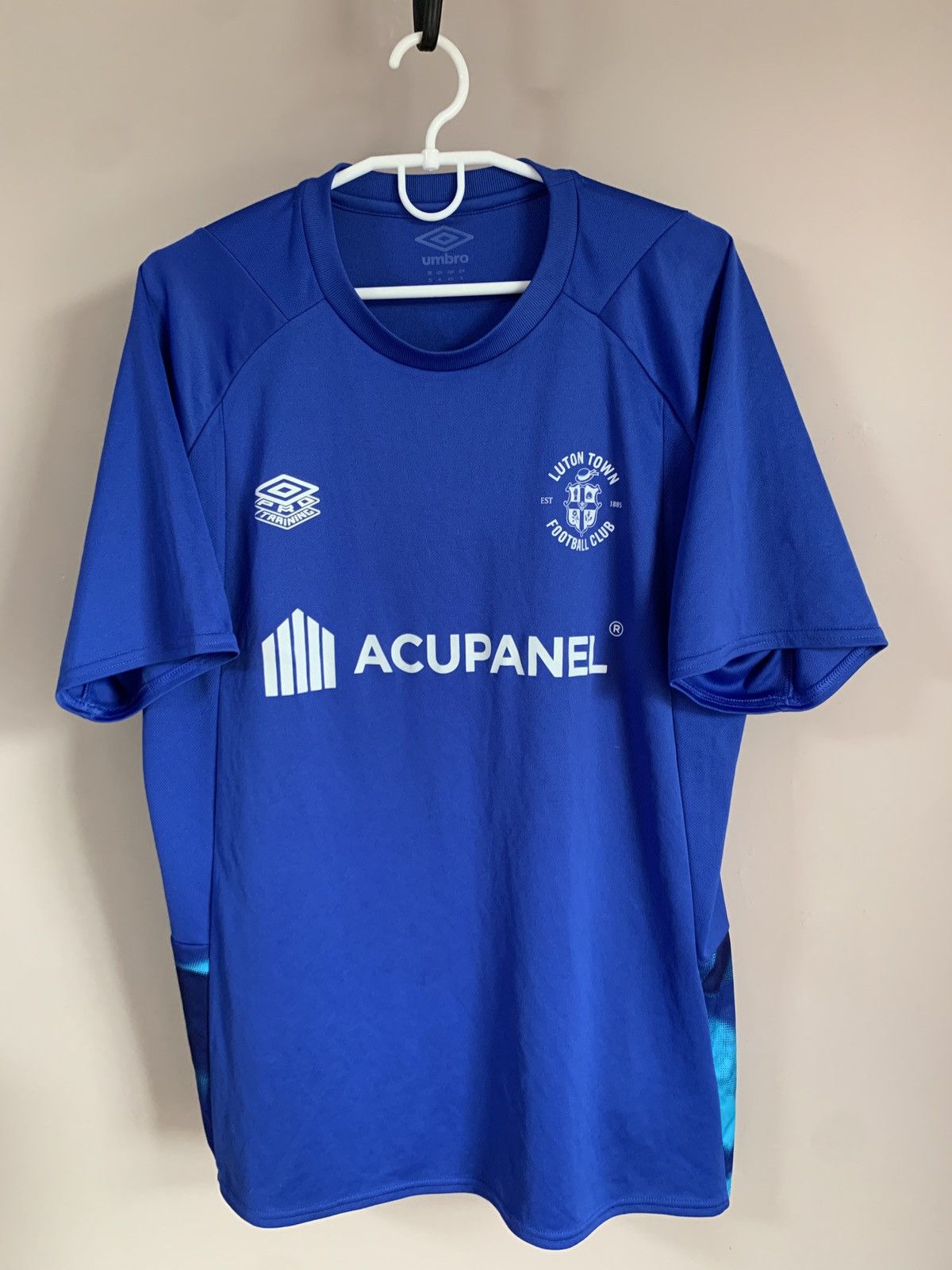Umbro Luton Town Training Football Shirt Umbro Soccer Jersey Sz XL Size US XL / EU 56 / 4 - 1 Thumbnail