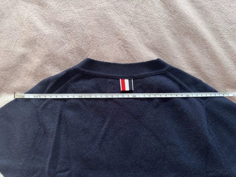 Thom Browne Thom browne V-neck 4 striped pure cashmere long-sleeved car Size S / US 4 / IT 40 - 5 Thumbnail