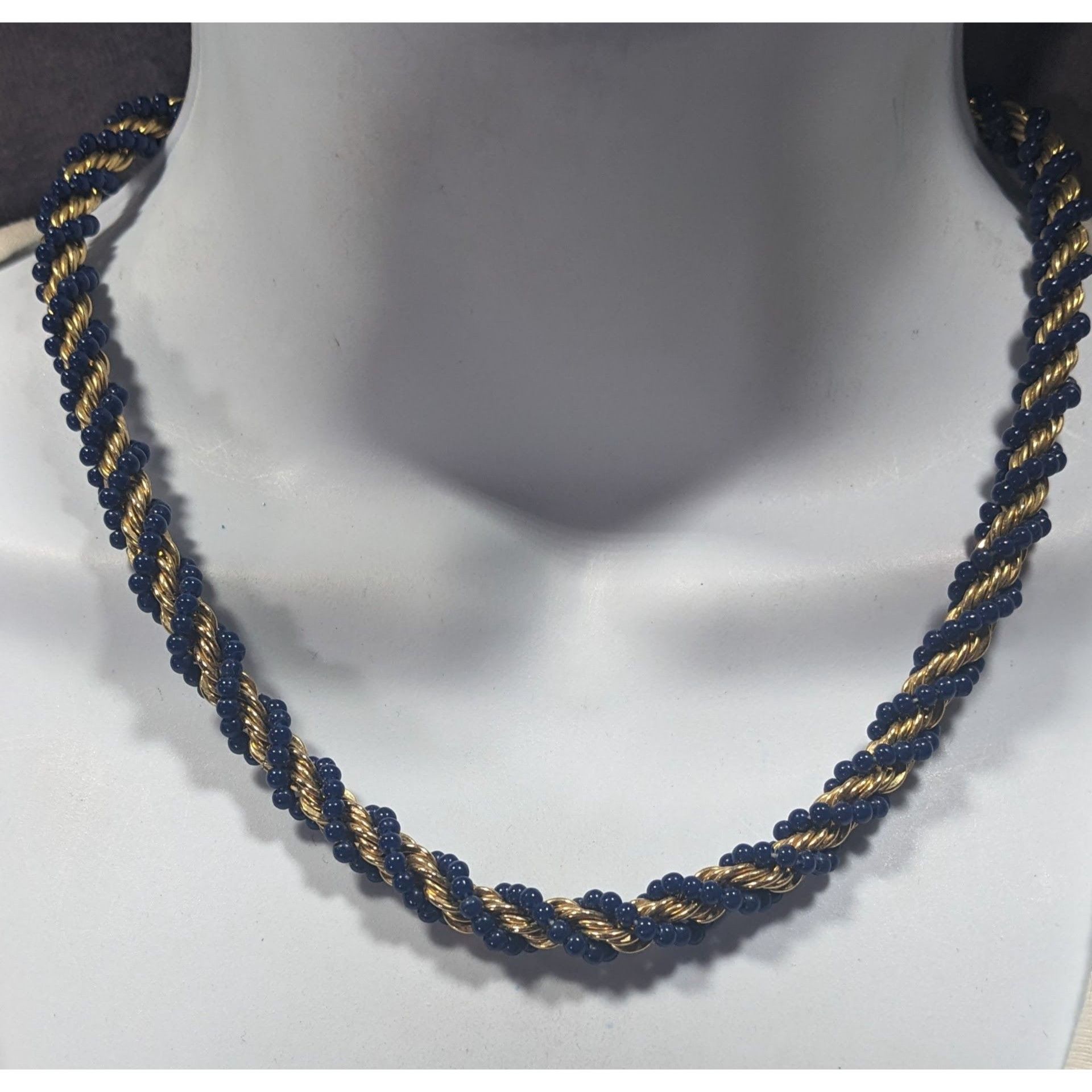 Other Elegant Vintage French Twist Gold Tone Chain Necklace With B Size ONE SIZE - 2 Thumbnail