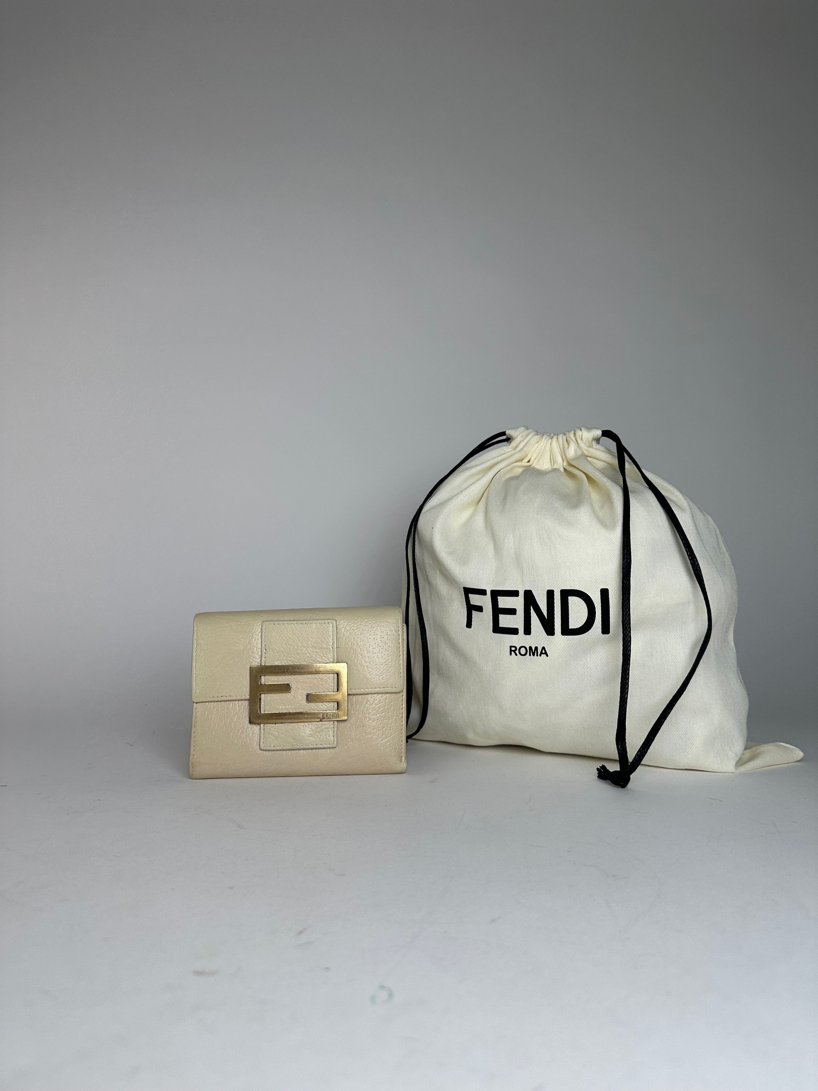 Fendi Vintage Baguette Leather Wallet White Size ONE SIZE - 1 Thumbnail