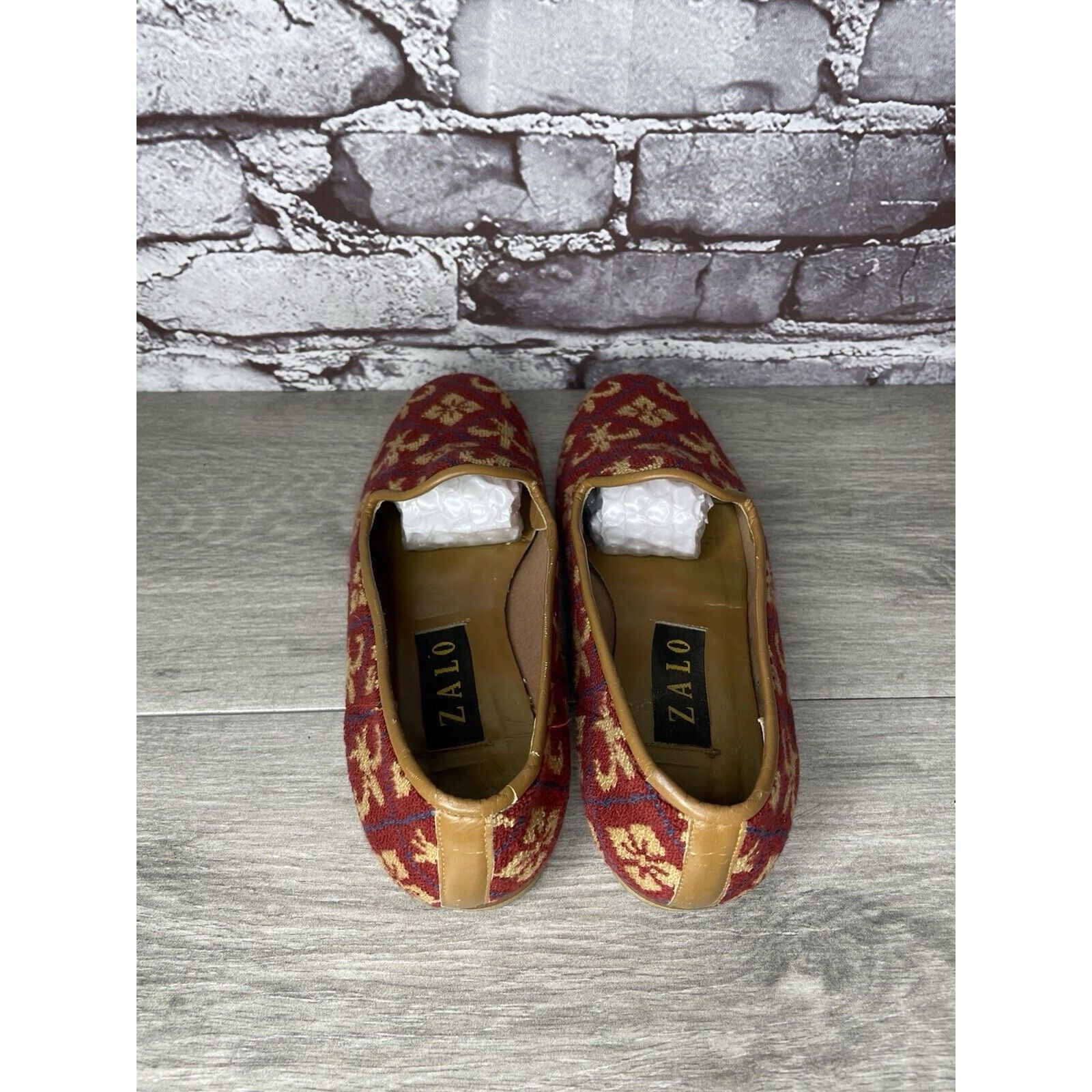 Other Zalo Red Fabric Gold Pattern Slip On Needle Loafers Shoes Wo Size US 7.5 / IT 37.5 - 7 Thumbnail