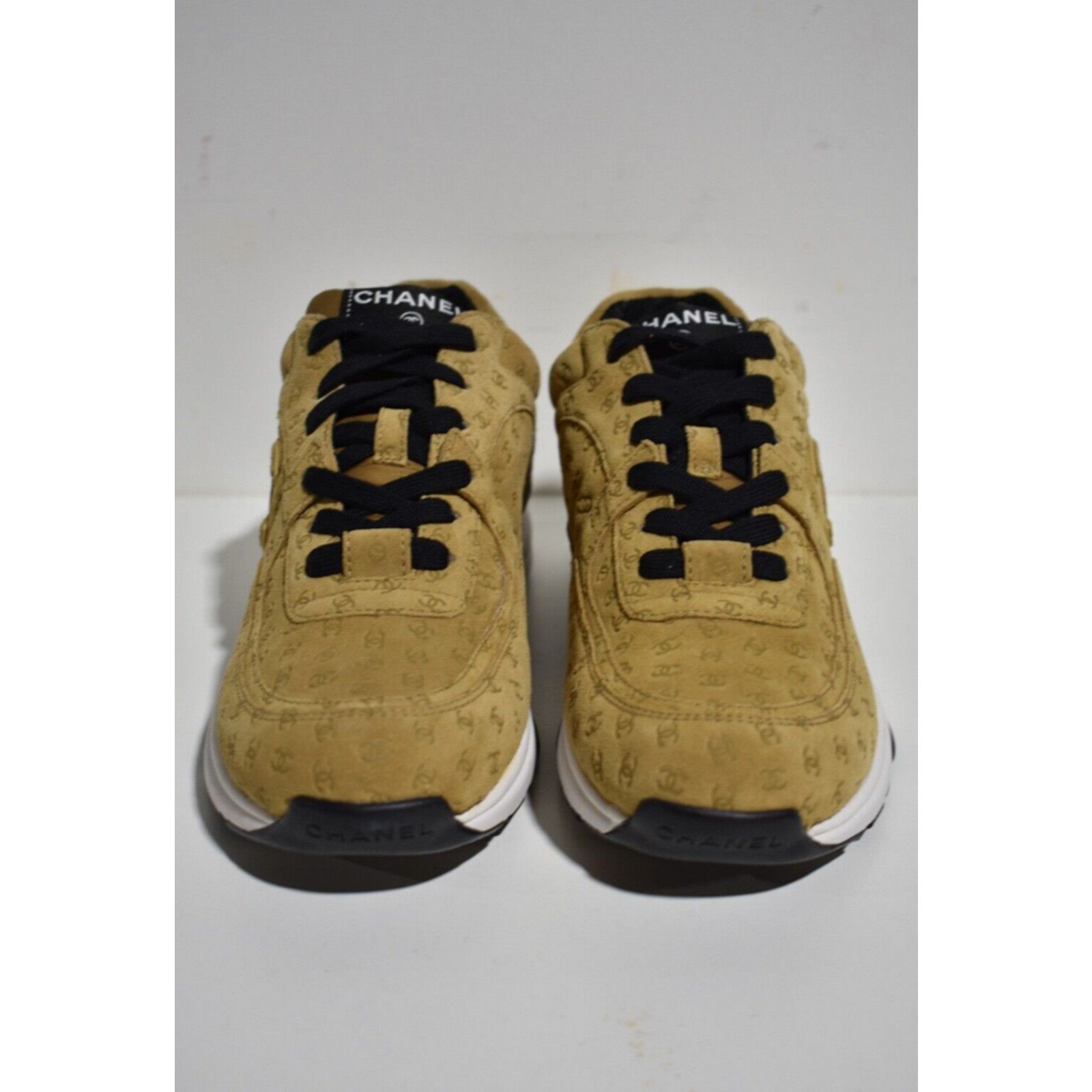 Chanel 22A Printed CC Logo White Flat Runner Trainer Sneaker 39 Size US 9 / IT 39 - 7 Thumbnail