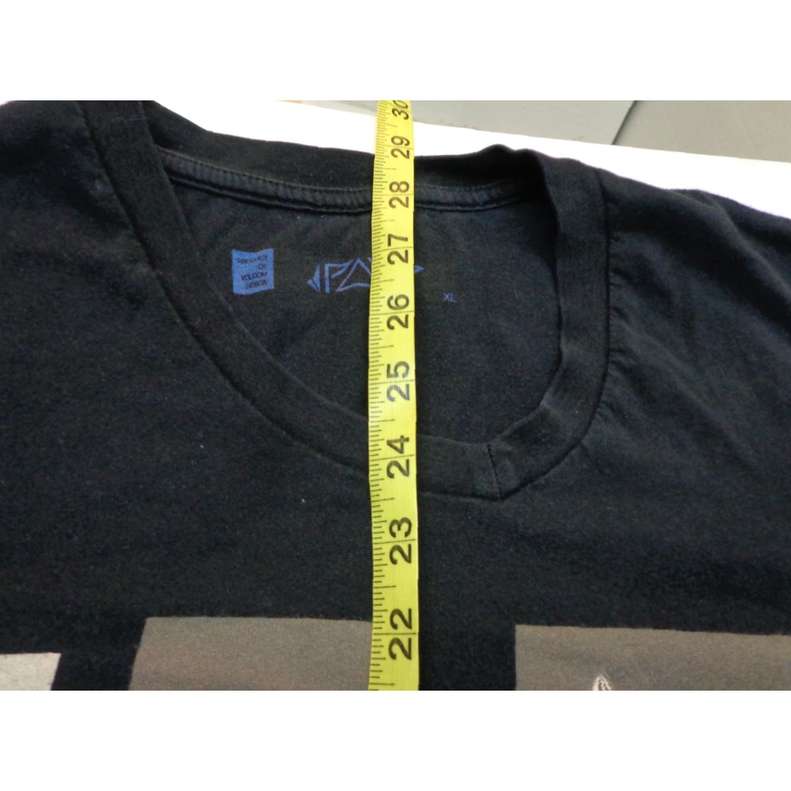 Volcom **Volcom Black T-Shirt Size XL** User: **Volcom Black T-Shirt Size XL** Size US XL / EU 56 / 4 - 5 Thumbnail
