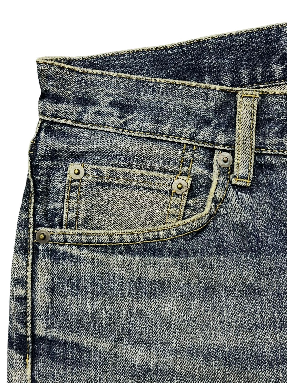 Uniqlo Vintage Uniqlo Japan - Faded, Distressed Denim Size US 31 - 8 Thumbnail