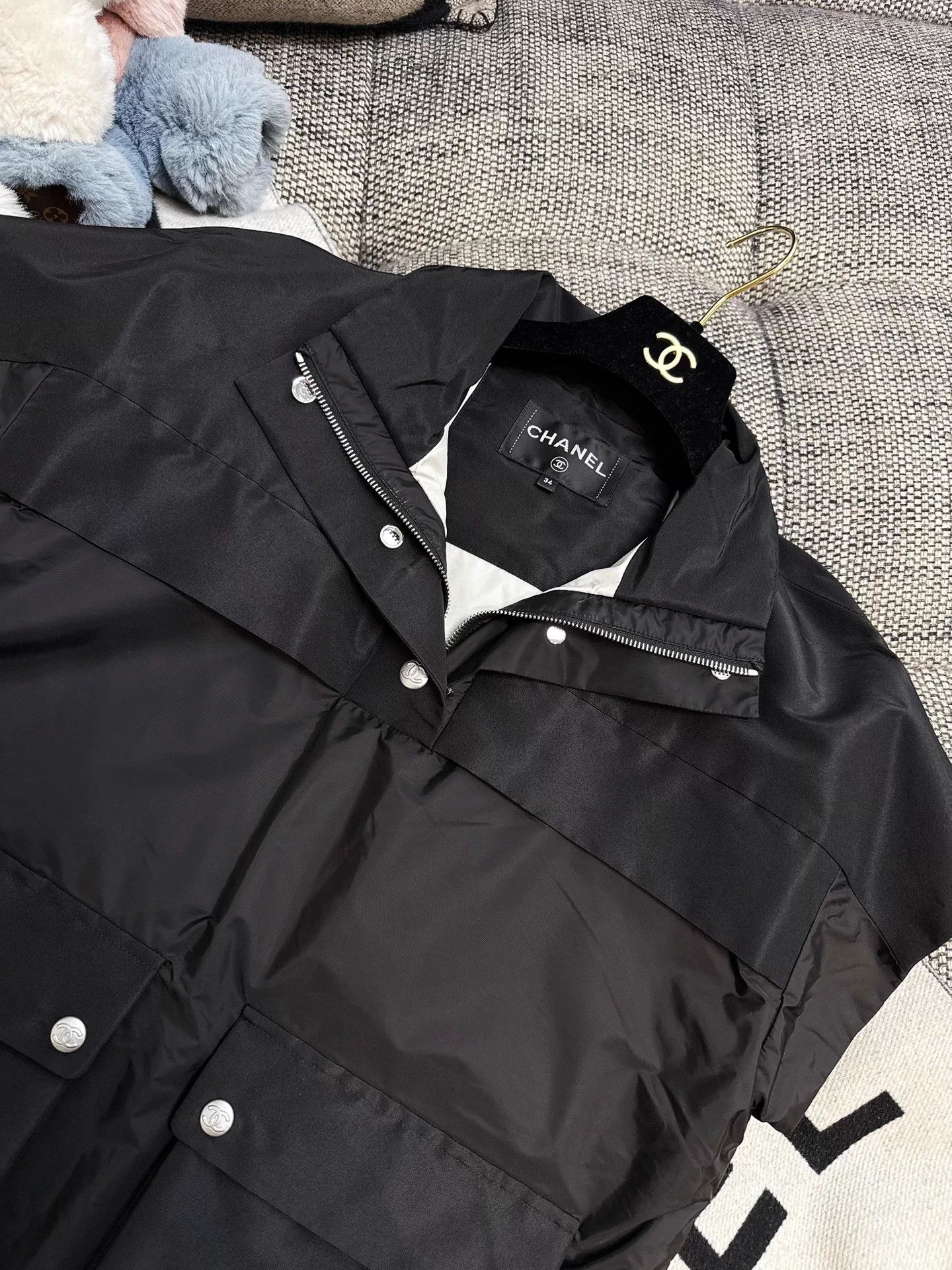 Chanel Chanel 21n Coco neige black workwear vest 34 Size XS / US 0-2 / IT 36-38 - 2 Thumbnail