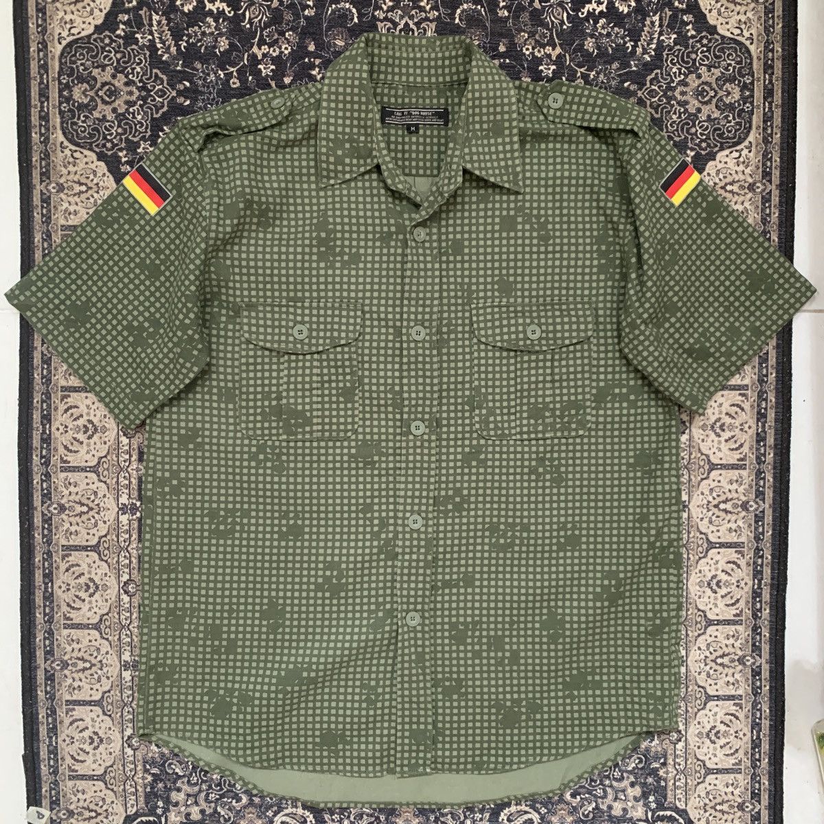 Vintage Vintage German Military Army Desert Night Camo Field Shirts Size US L / EU 52-54 / 3 - 1 Thumbnail