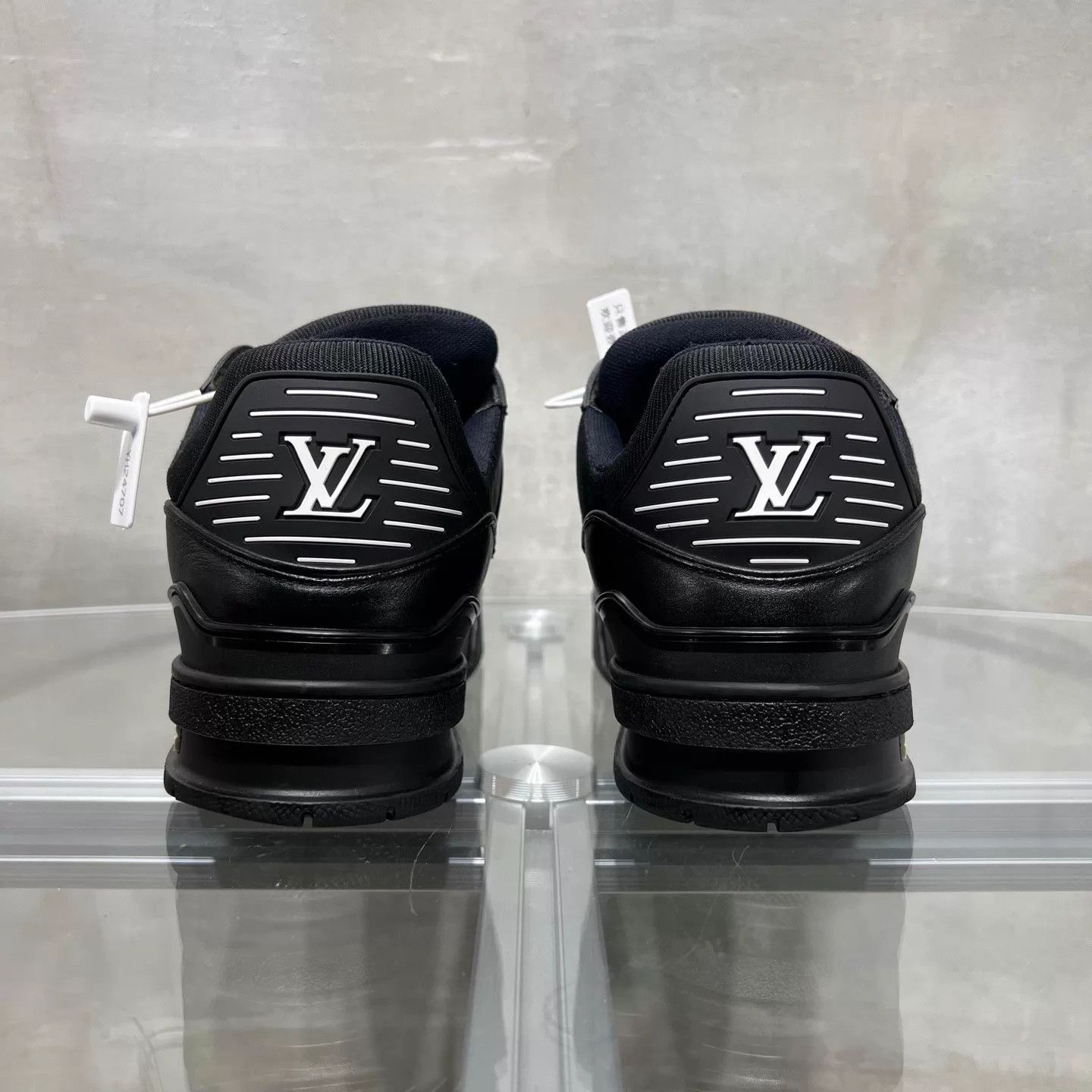 Louis Vuitton Louis Vuitton LV Trainer Black Samurai UK9 (43) Size US 10 / EU 43 - 6 Thumbnail