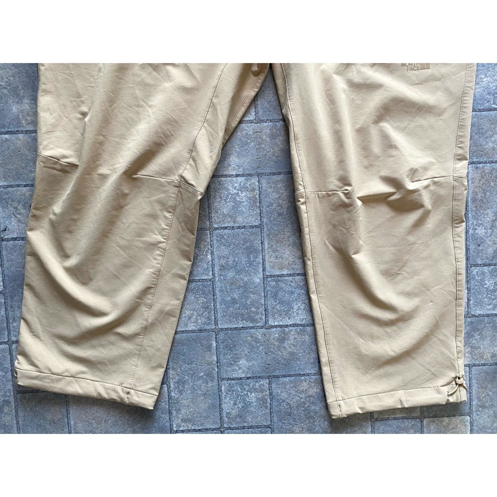 The North Face The North Face Pants Women 20W Khaki UPF 40+ Flashdry-XD Bridgeway Jeans? (Note: The original says Pants, Bridgeway Pants; avoid adding "Jeans") Size 42" / US 20 - 2 Thumbnail