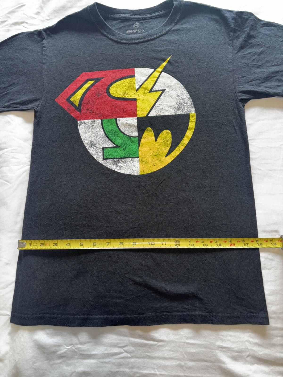 DC Comics Classic DC Superheroes Logo T-Shirt - Black Size US S / EU 44-46 / 1 - 5 Thumbnail