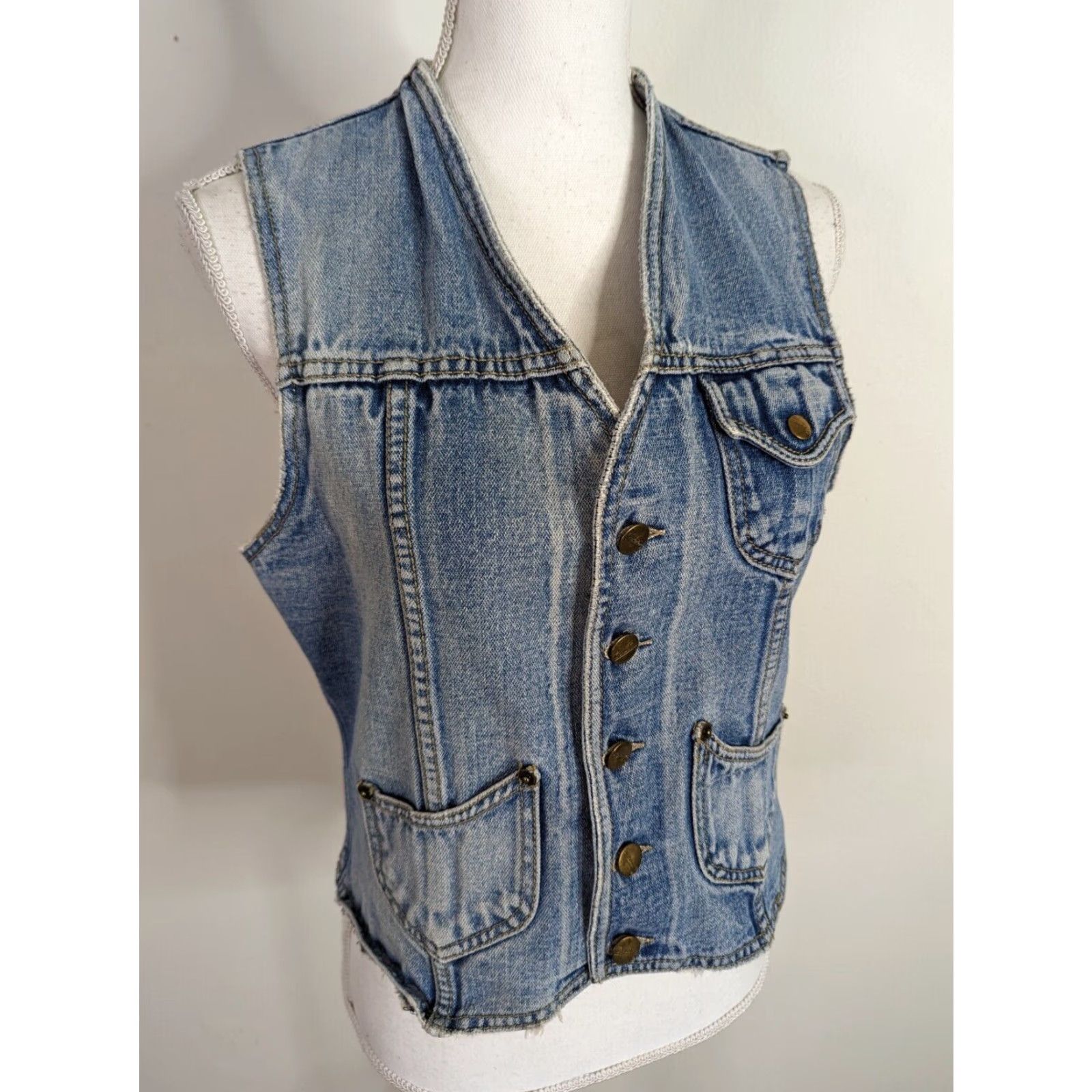 Denime VINTAGE 90s Denim Vest Small Women Button Blue V2J USA Vest Size S / US 4 / IT 40 - 2 Thumbnail