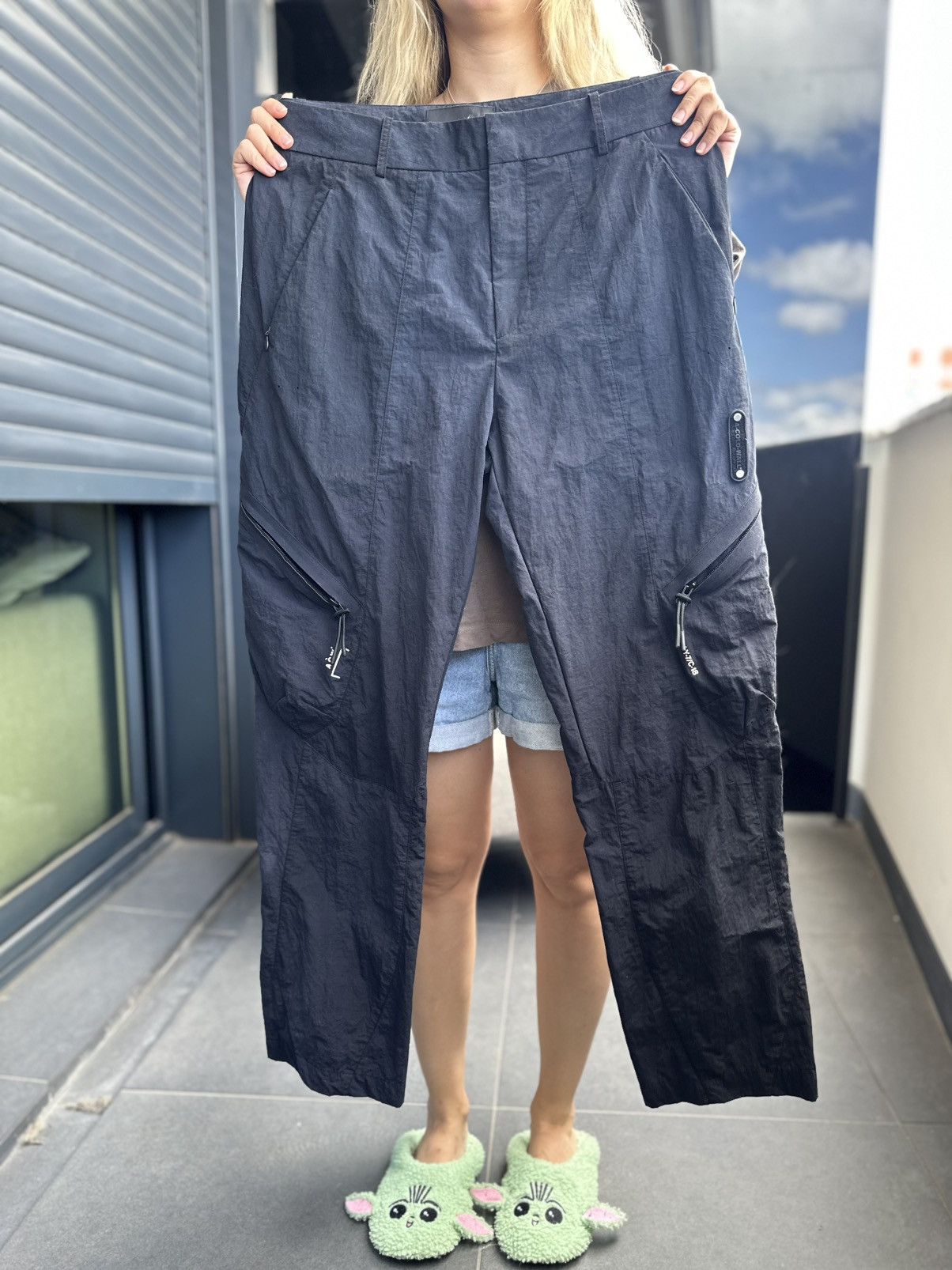 A-COLD-WALL* A-COLD-WALL* Black Polyamide Cargo Pants Size US 34 / EU 50 - 6 Thumbnail